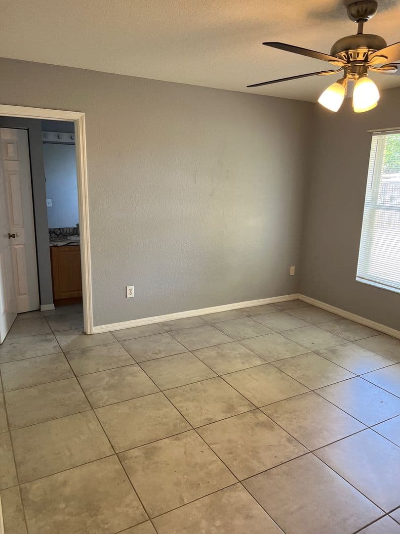 Pt St Lucie House: 517 SW Fairway Avenue