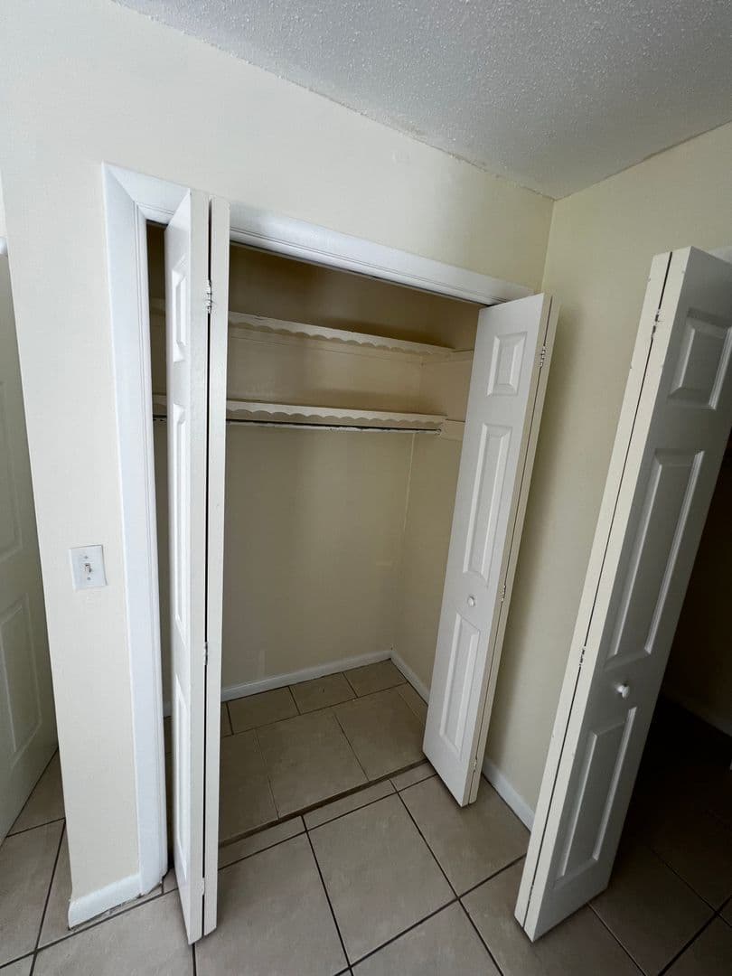 Ft Pierce House: 1024 Jamaica Avenue