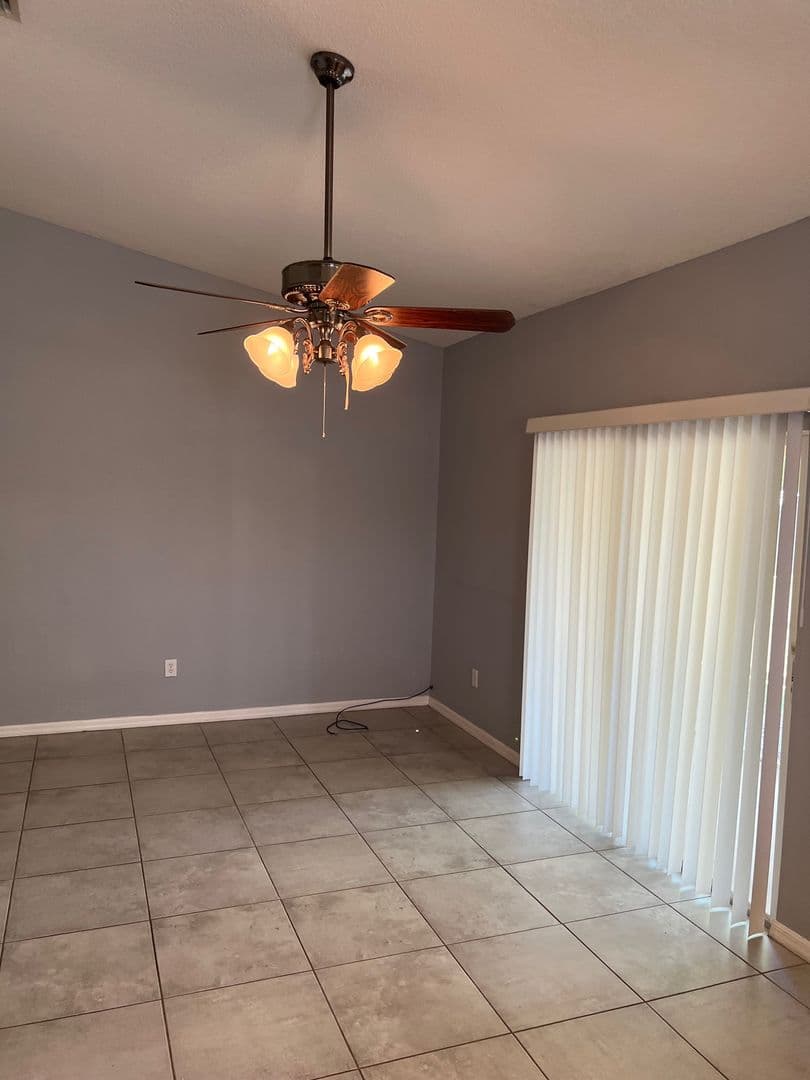 Pt St Lucie House: 517 SW Fairway Avenue