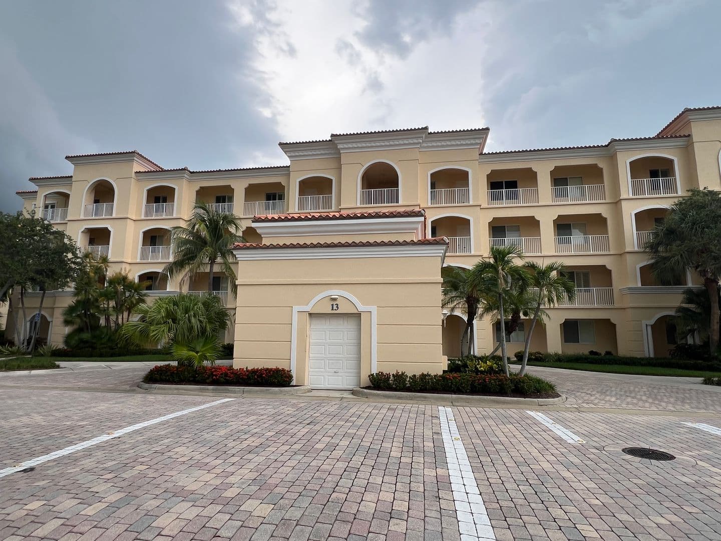 Ft Pierce Condo: 13 Harbour Isles Dr  West #PH02