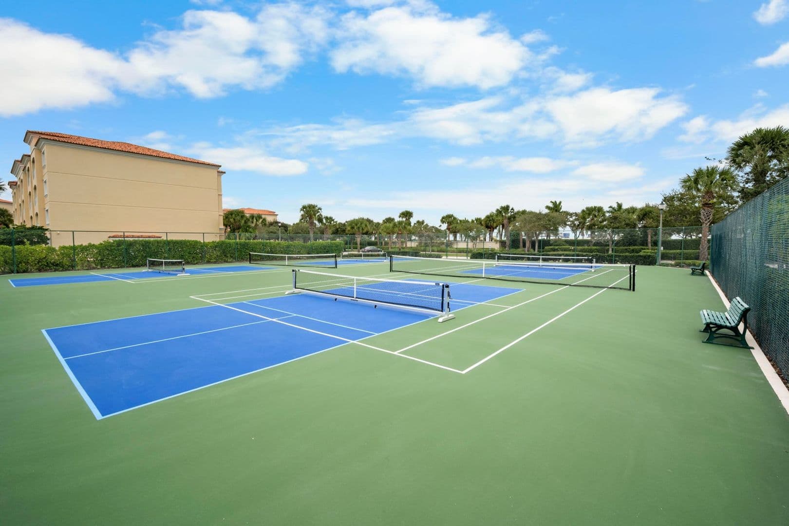 Ft Pierce Condo: 8 Harbour Isle Drive E PH05