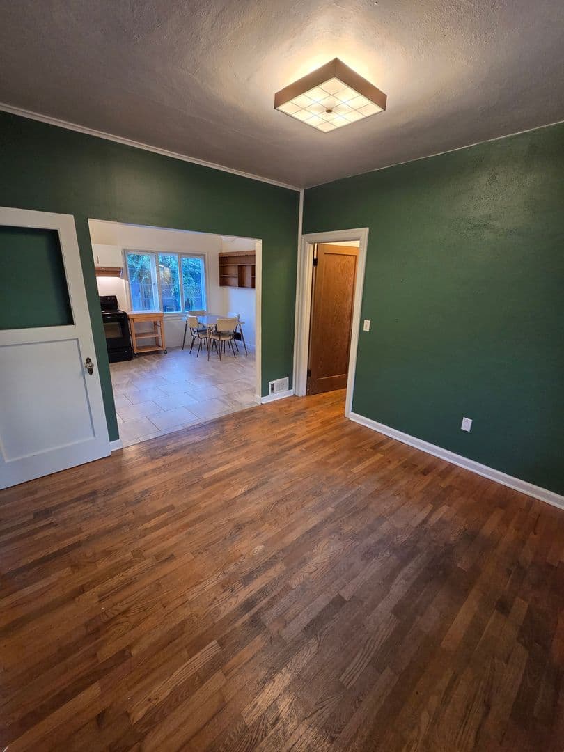 Bremerton House: 2507 Reid Ave