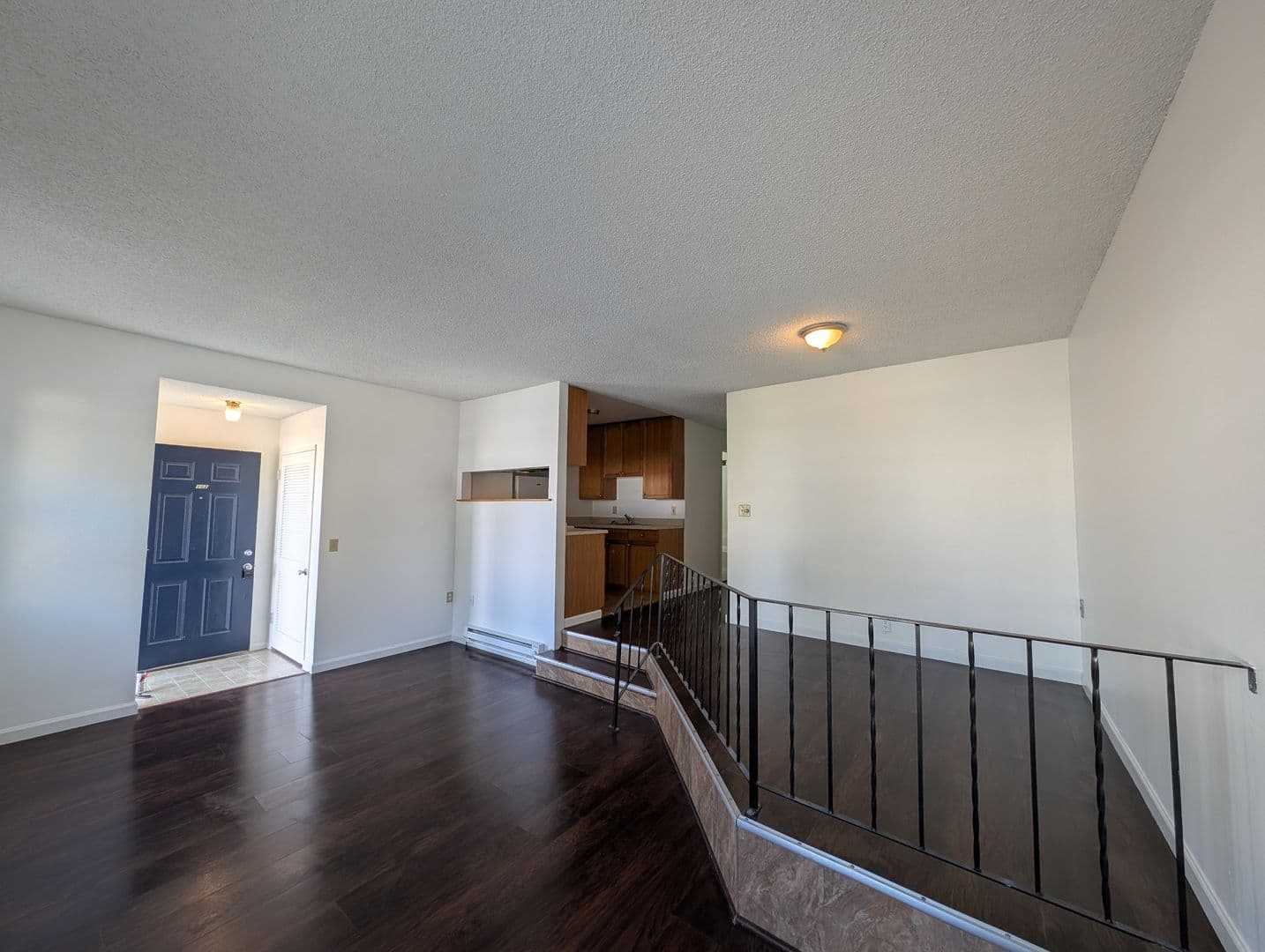 Keyport Apartment: 1911 NE Pacific Ave