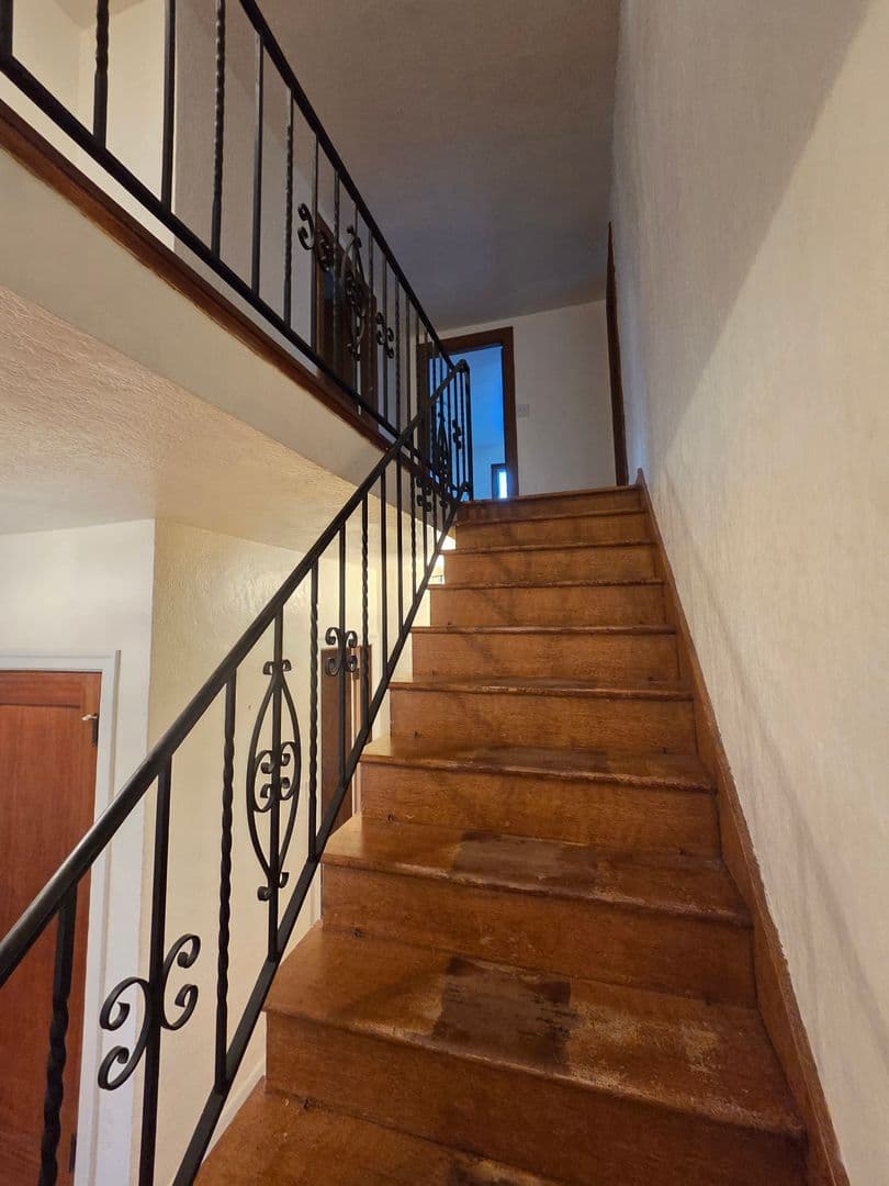 Bremerton House: 2507 Reid Ave