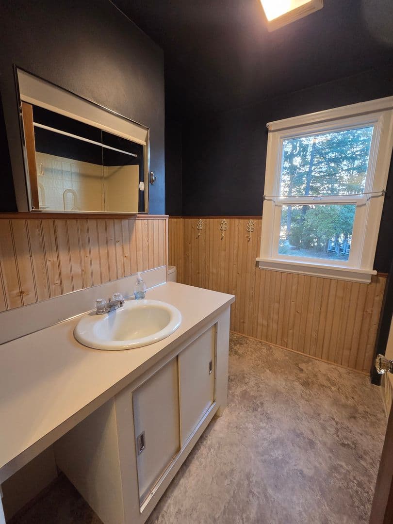 Bremerton House: 2507 Reid Ave
