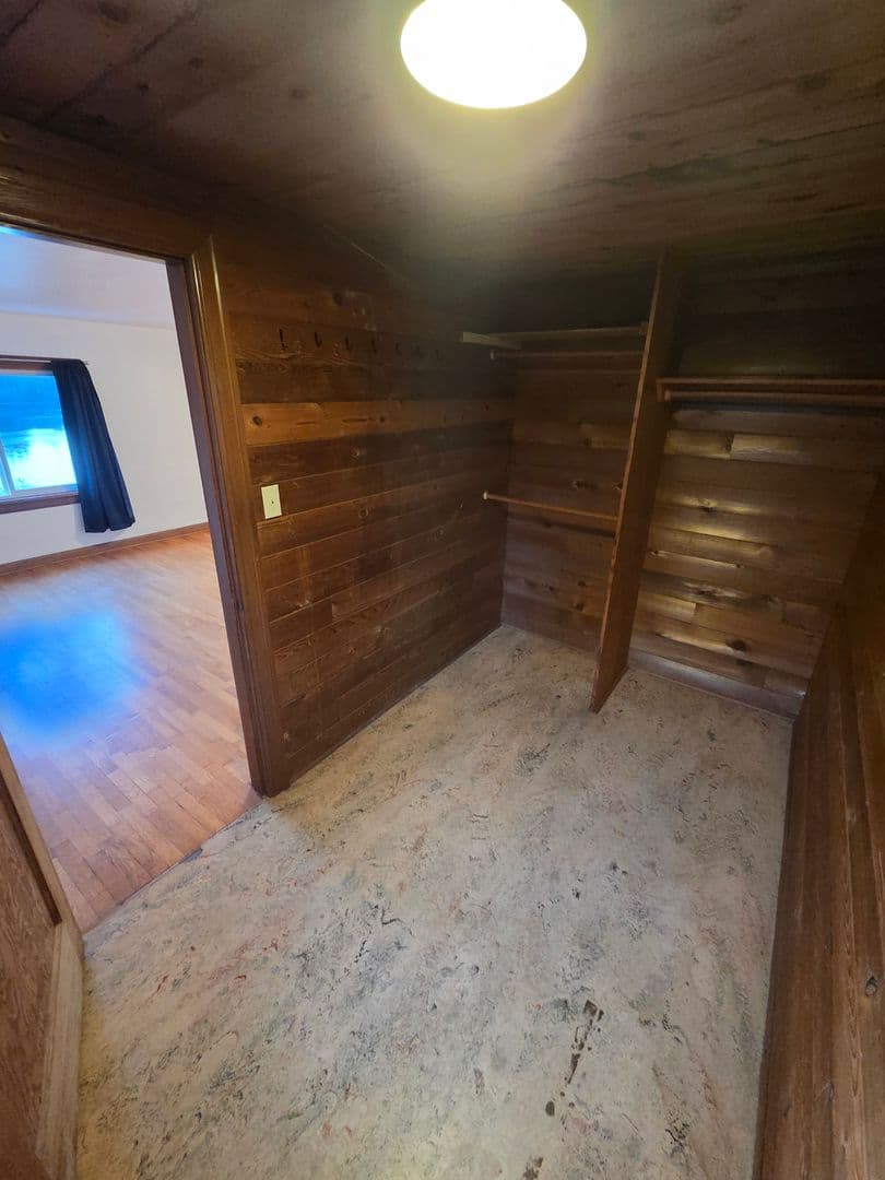 Bremerton House: 2507 Reid Ave