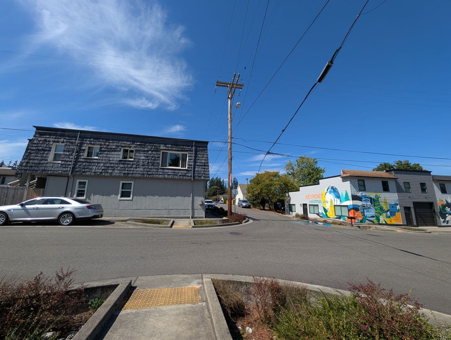 Keyport Apartment: 1911 NE Pacific Ave