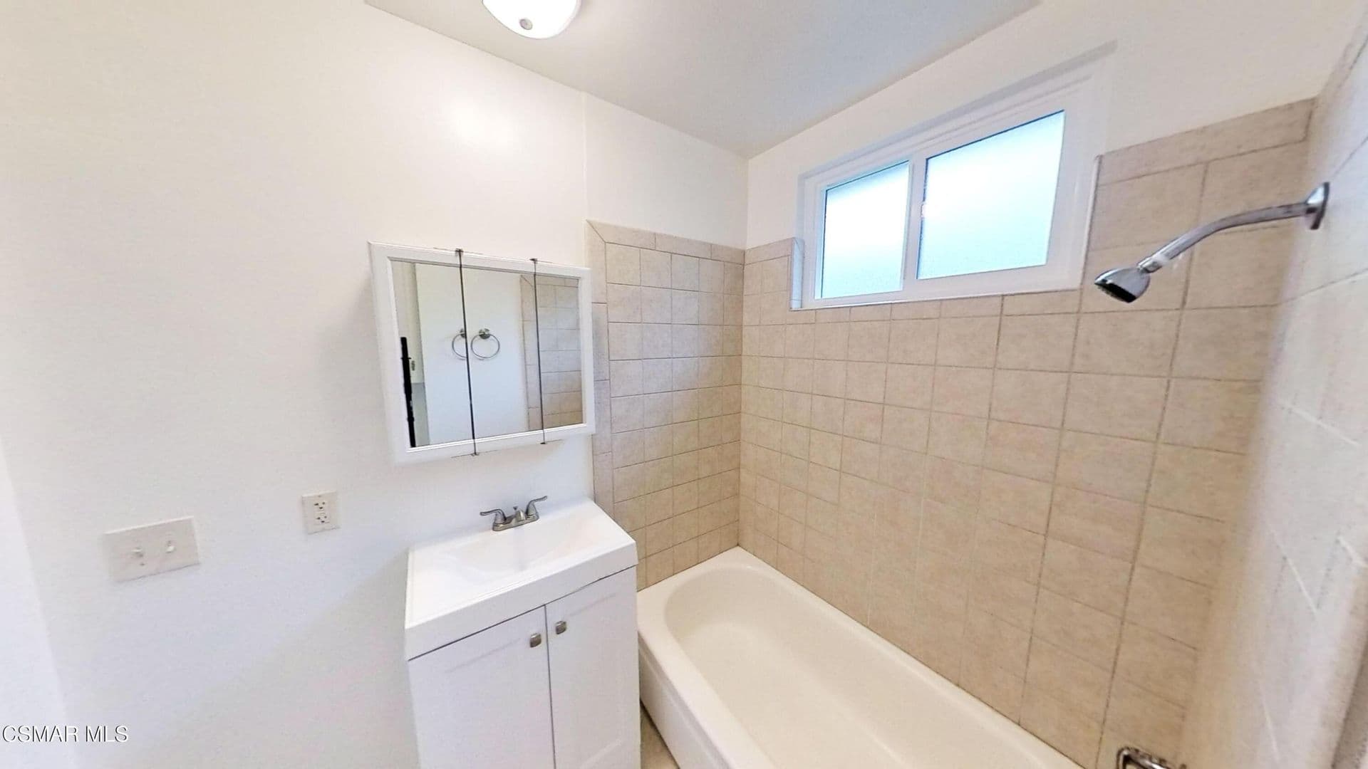 Thousand Oaks House: 2542 Sirius St.
