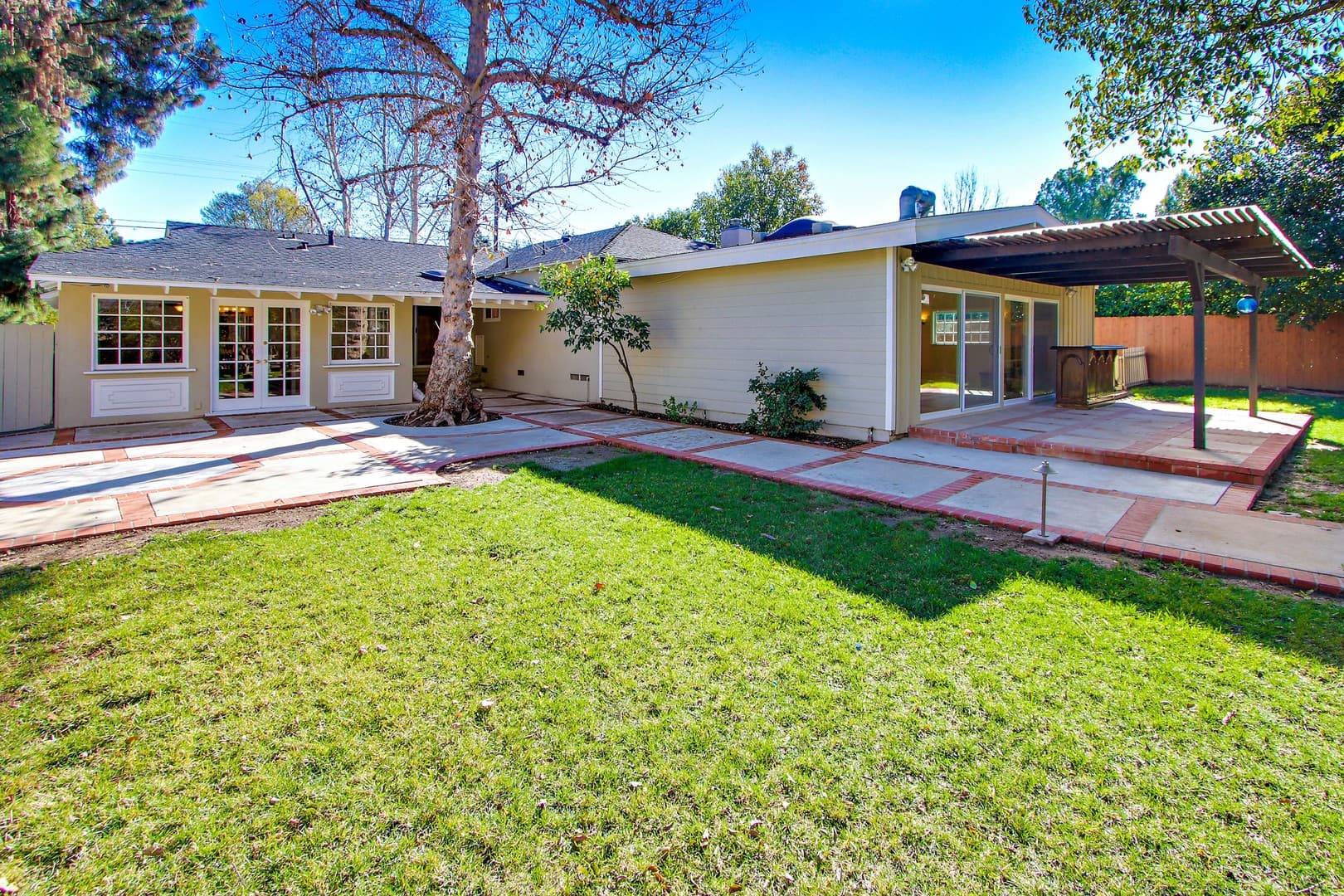Woodland Hills House: 5923 Jumilla Ave.