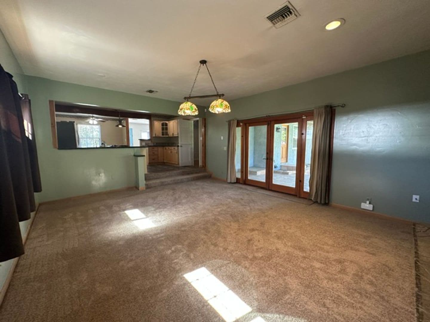 Winnetka House: 6724 Jumilla Ave