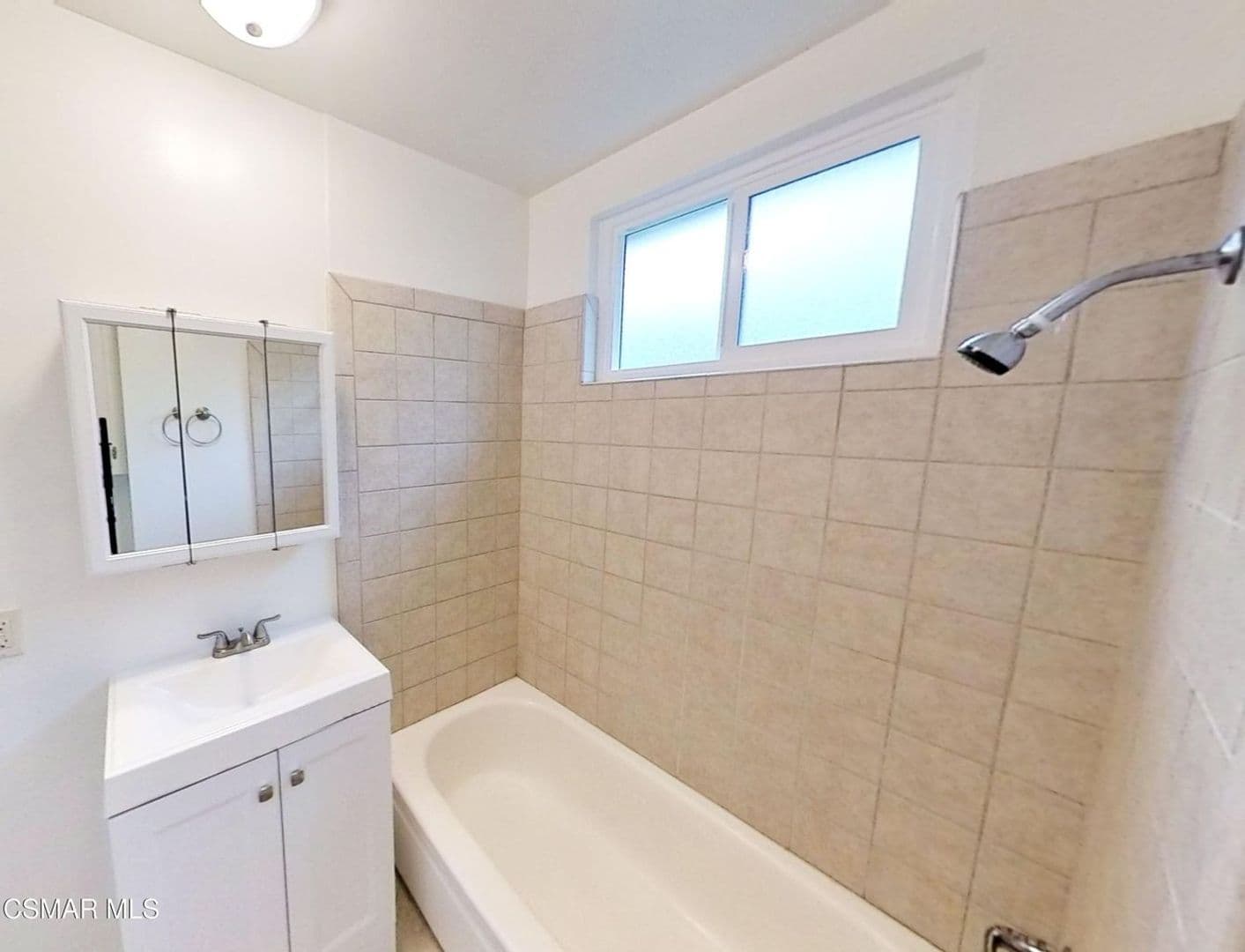 Thousand Oaks House: 2542 Sirius St.