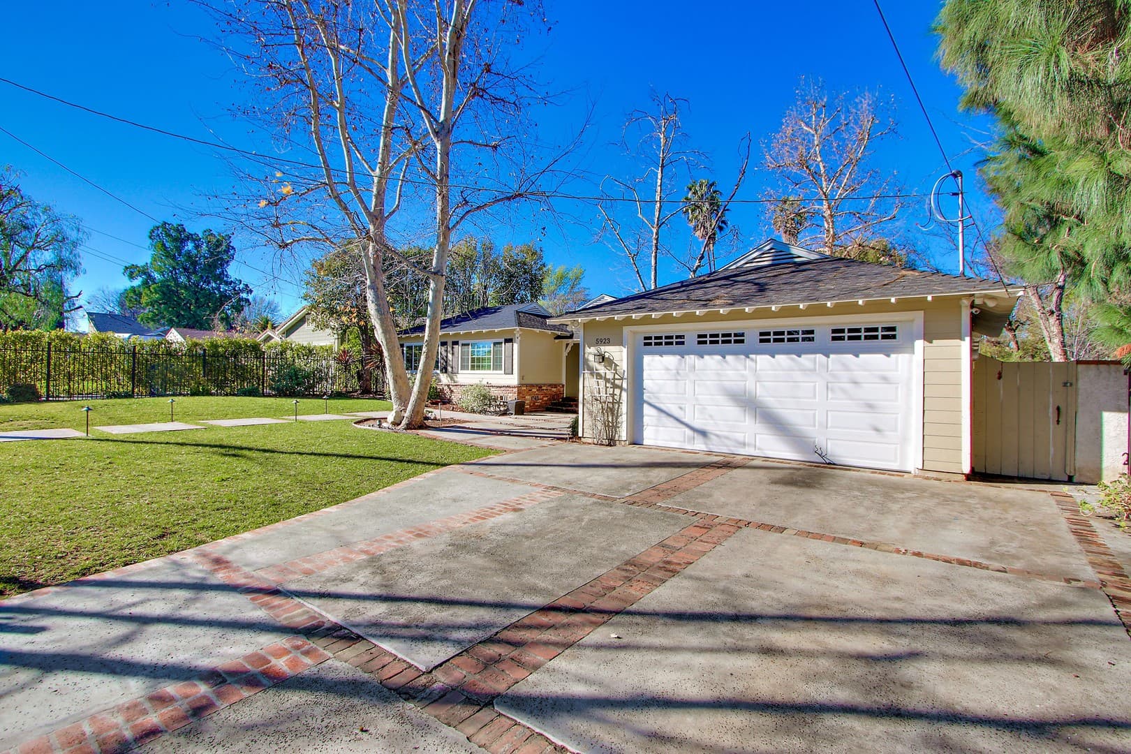 Woodland Hills House: 5923 Jumilla Ave.