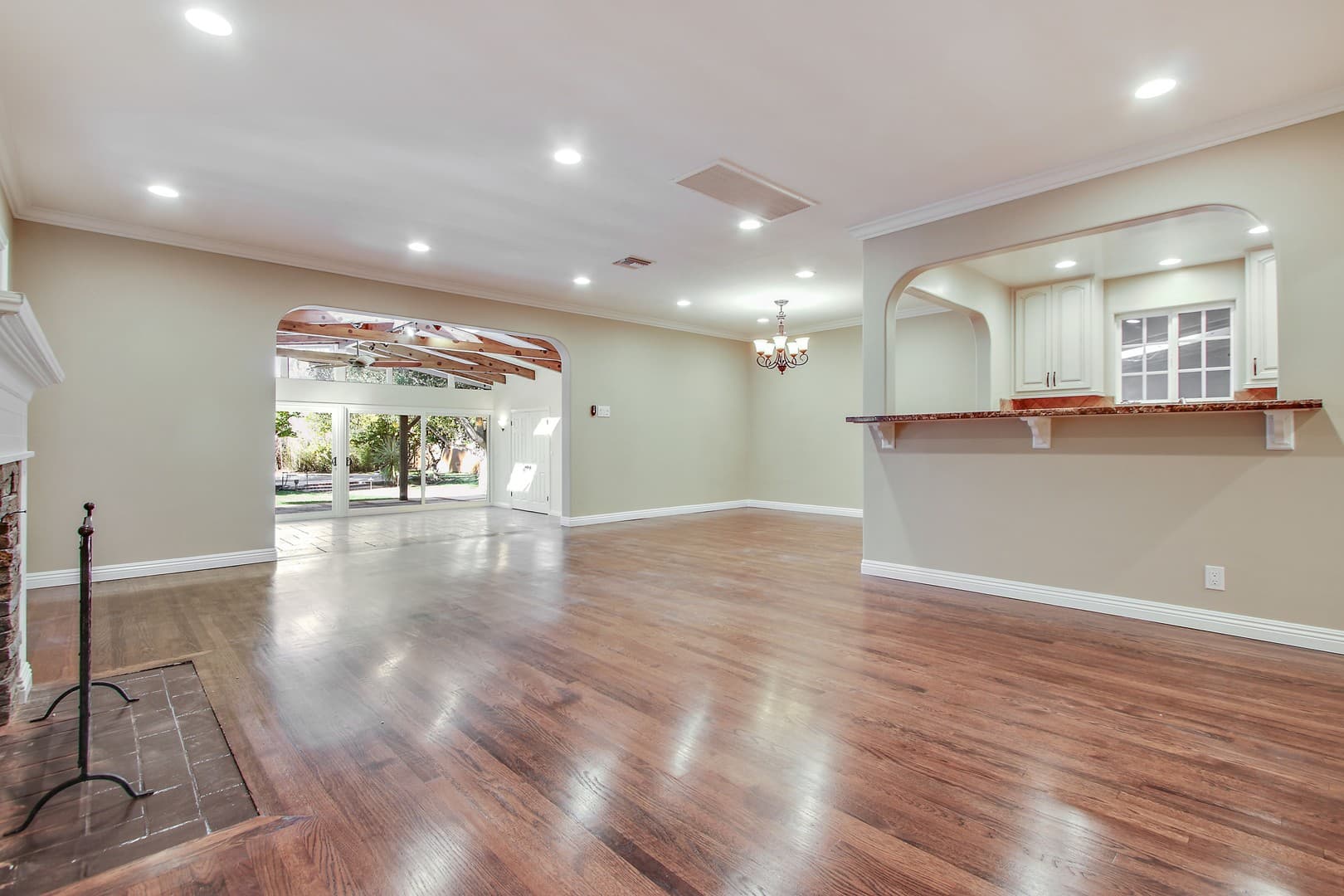 Woodland Hills House: 5923 Jumilla Ave.