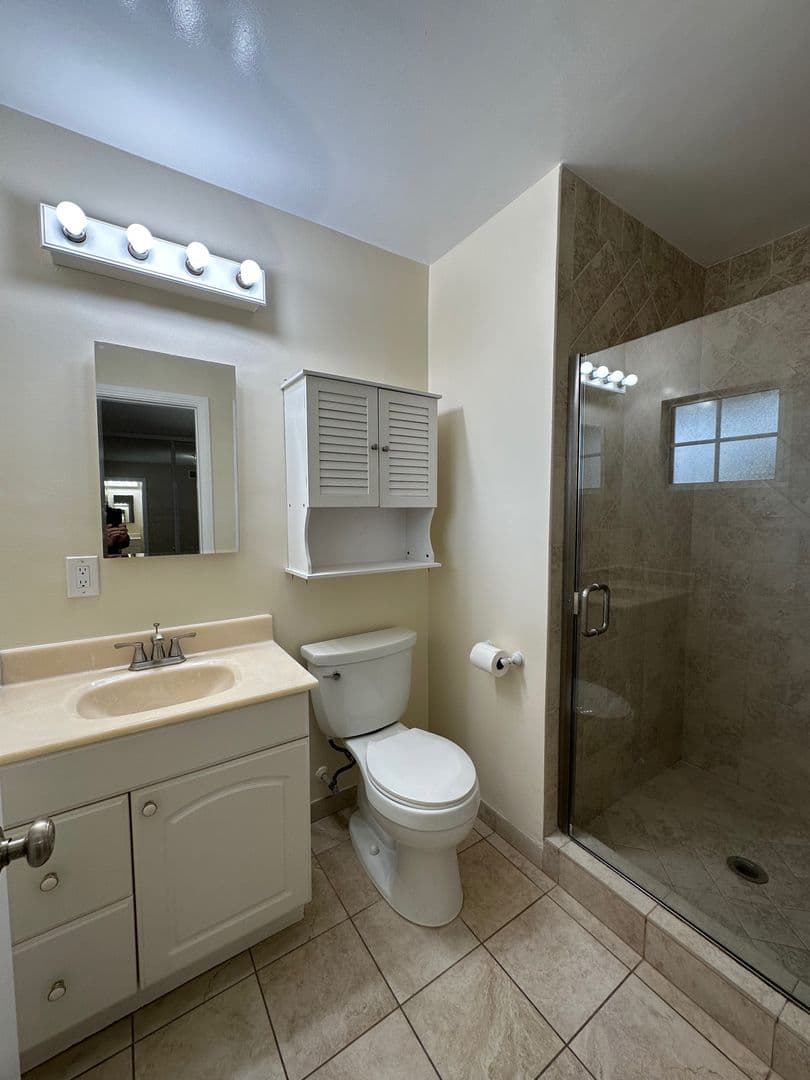 West Hills House: 23740 Welby Way