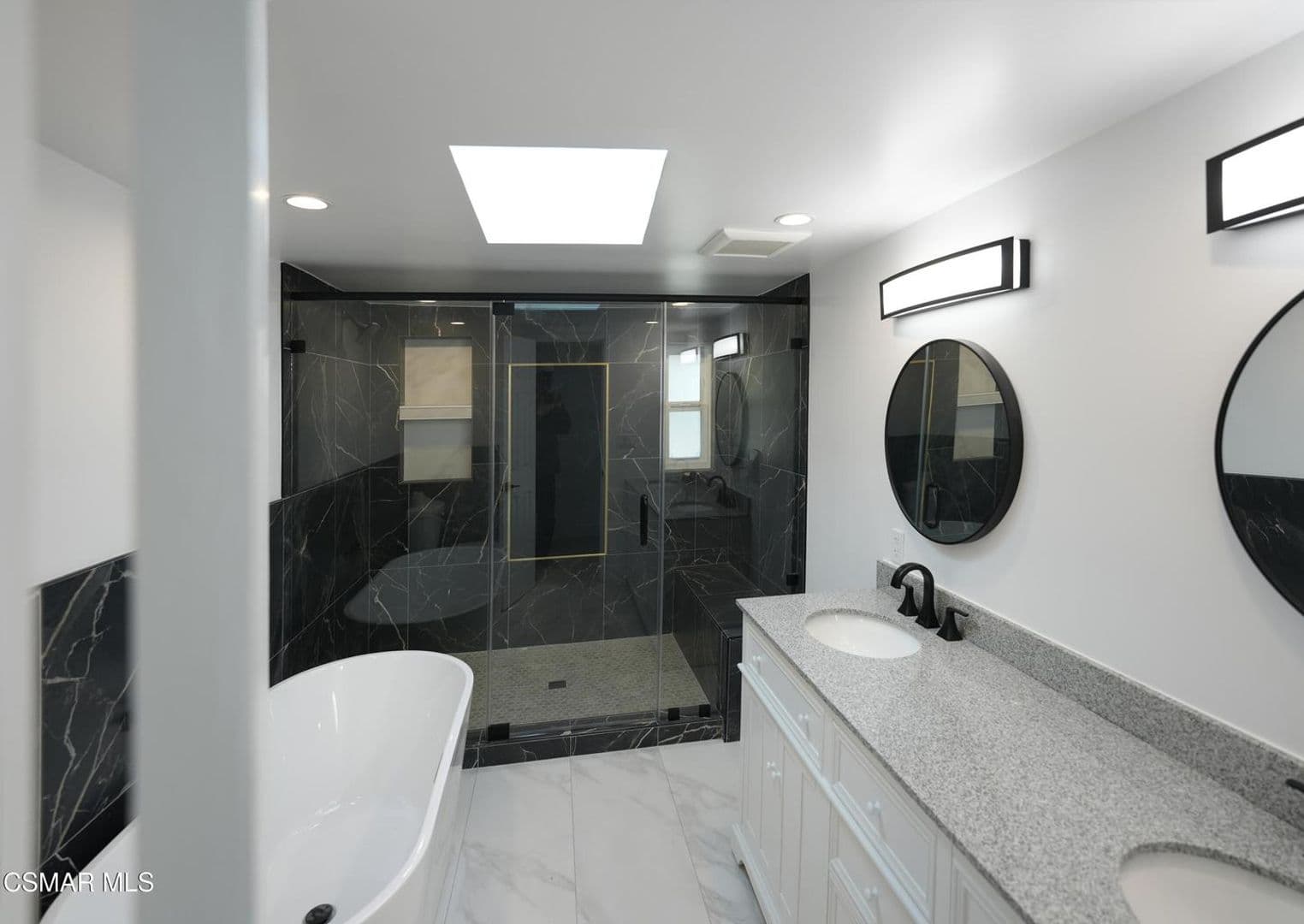 Thousand Oaks House: 1202 Sheffield Place