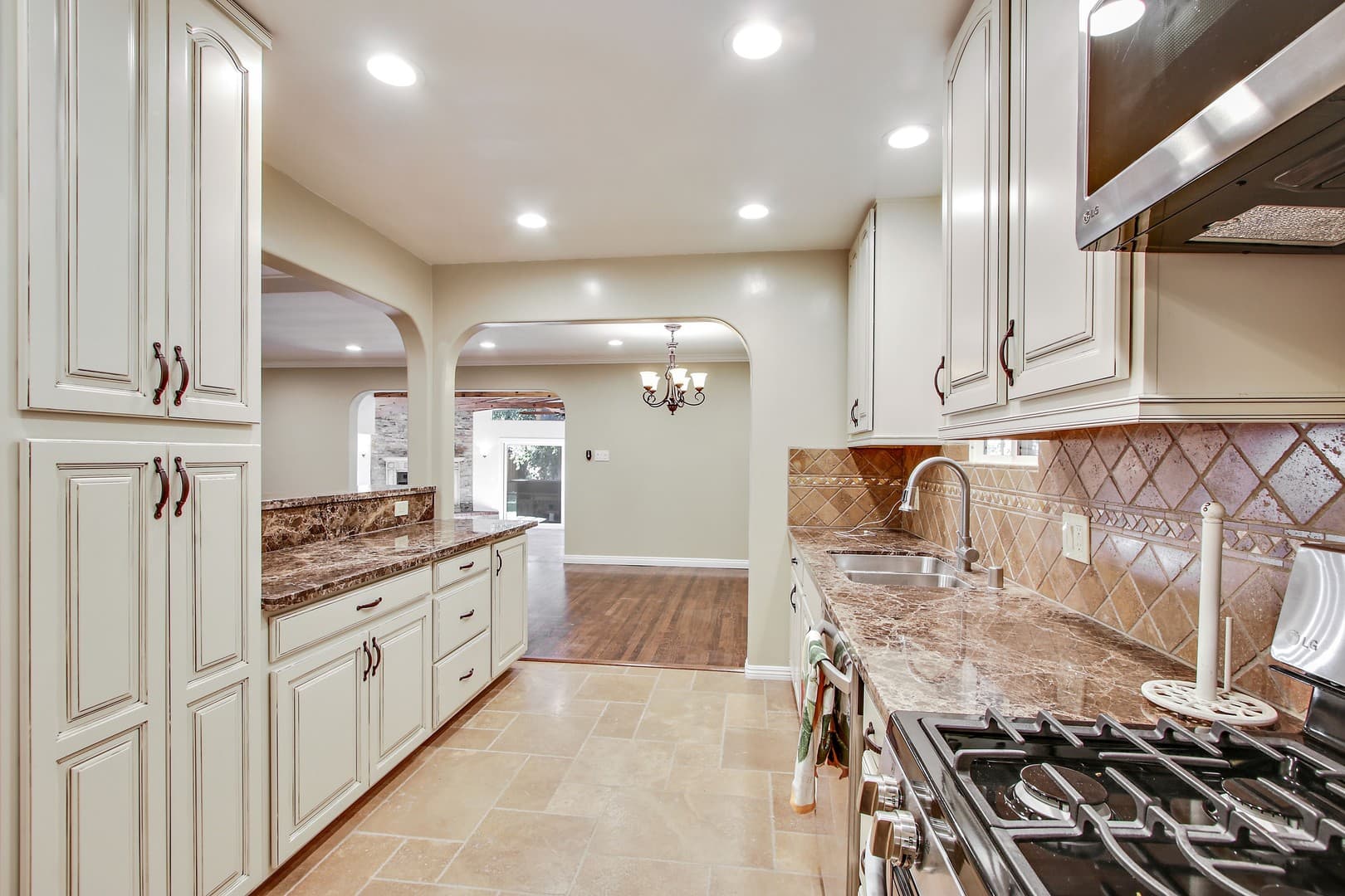 Woodland Hills House: 5923 Jumilla Ave.