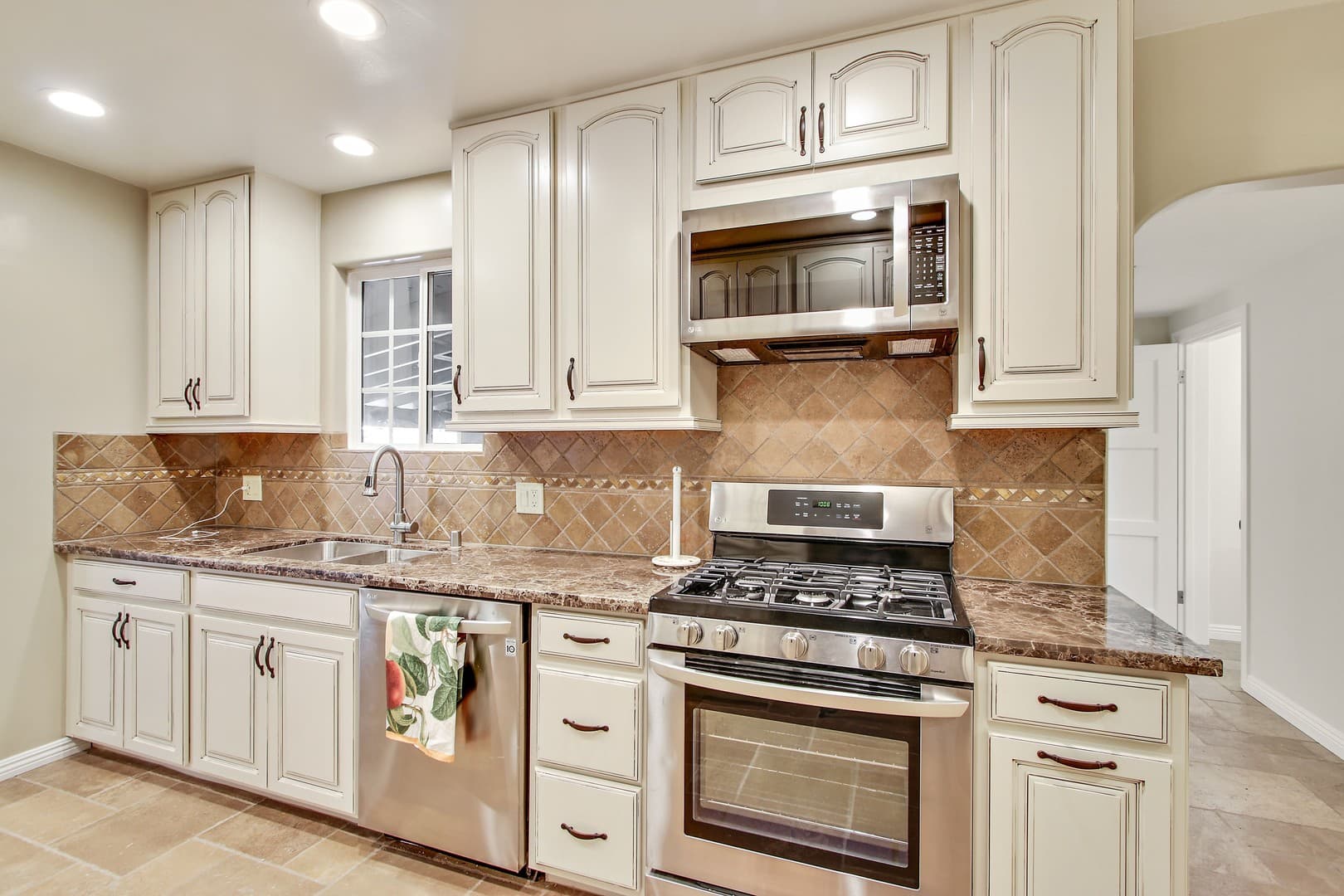 Woodland Hills House: 5923 Jumilla Ave.