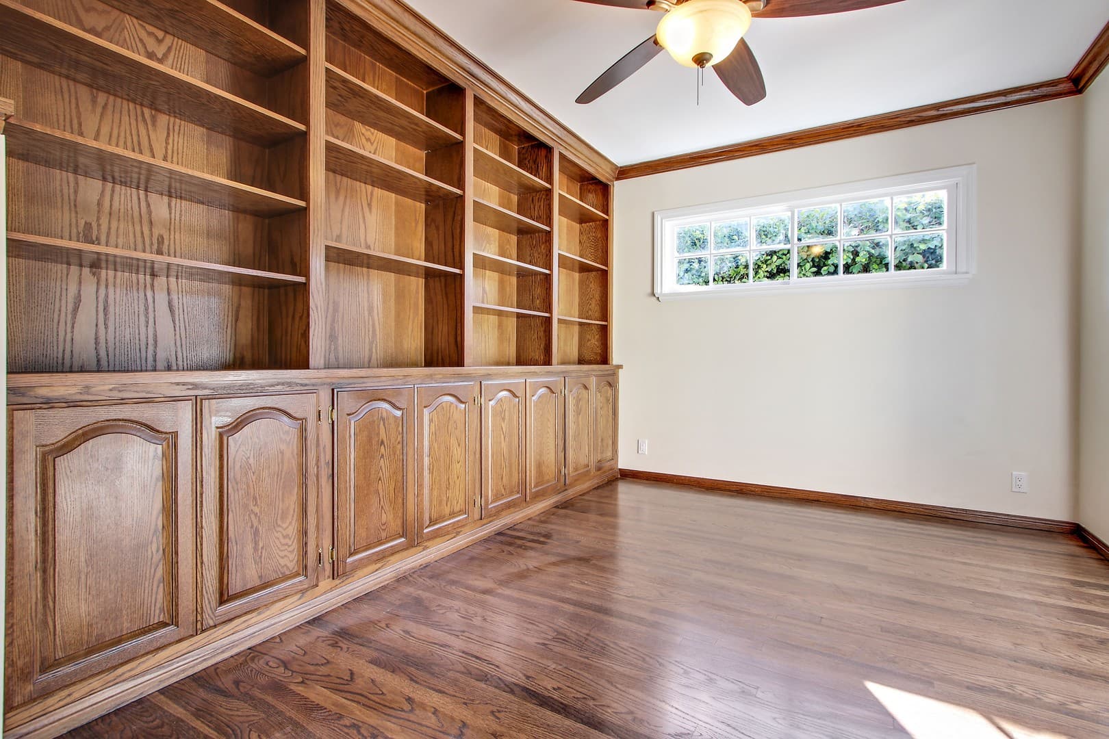 Woodland Hills House: 5923 Jumilla Ave.