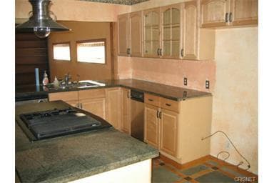 Winnetka House: 6724 Jumilla Ave