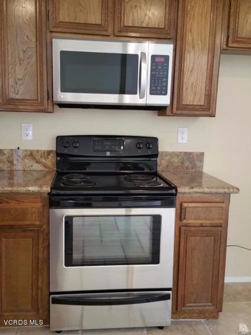 Agoura Hills House: 28625 Quaint Street