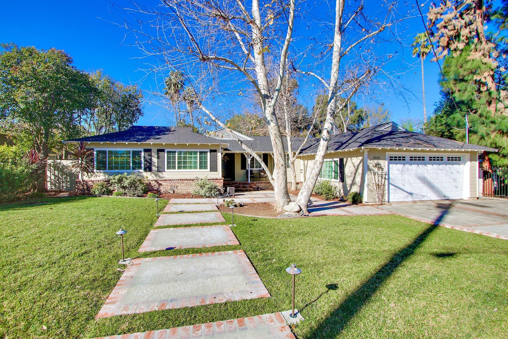 Woodland Hills House: 5923 Jumilla Ave.