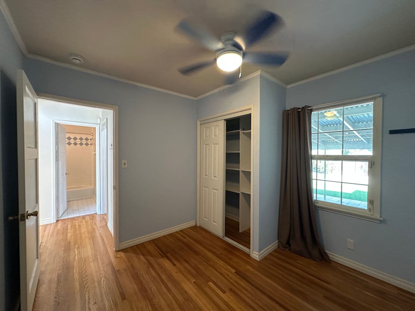 Winnetka House: 6724 Jumilla Ave