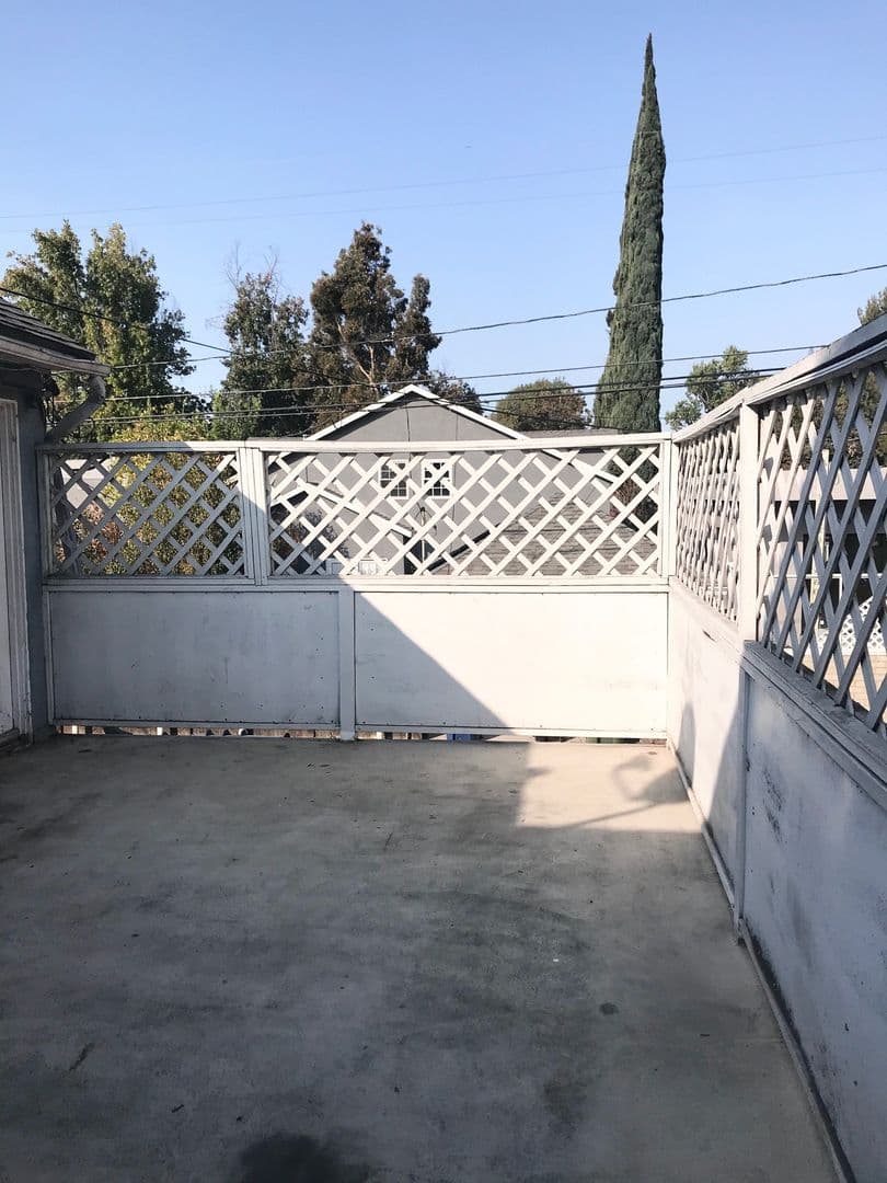 Sherman Oaks Apartment: 4555 Hazeltine Ave.