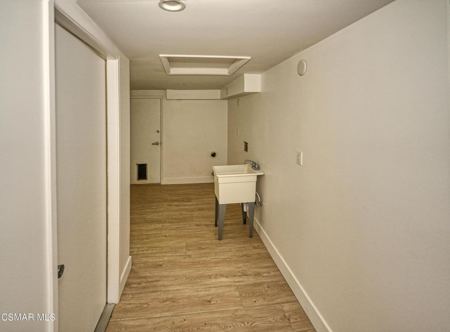 Thousand Oaks House: 1202 Sheffield Place