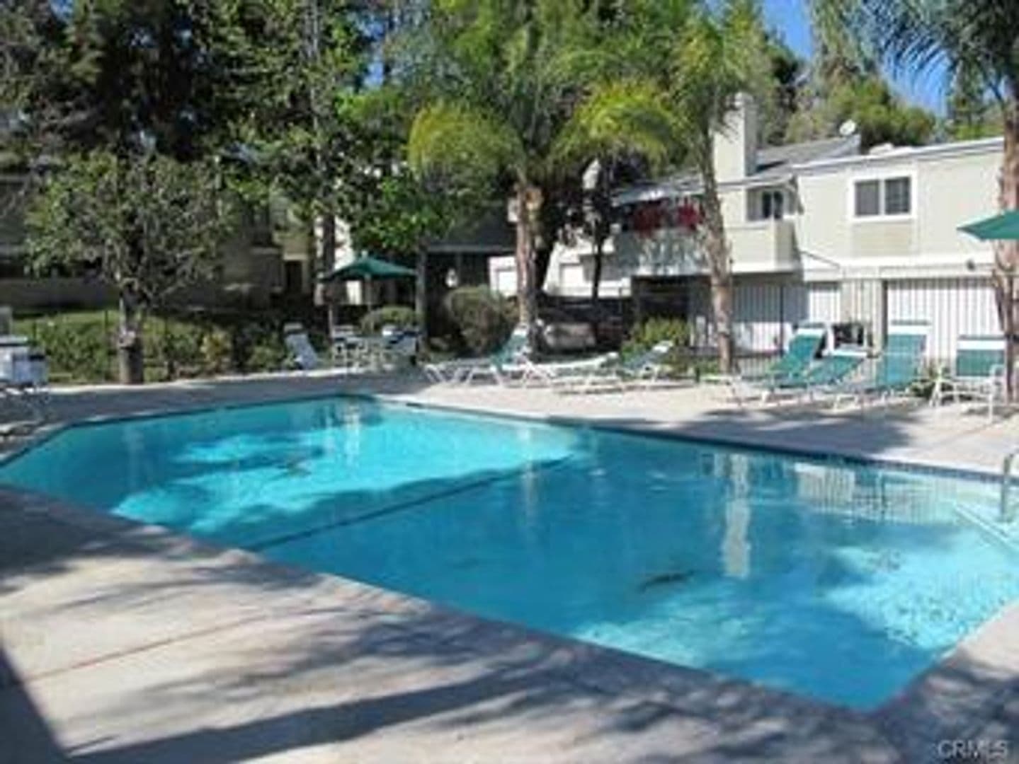 Woodland Hills Townhome: 22137 Burbank Blvd #1