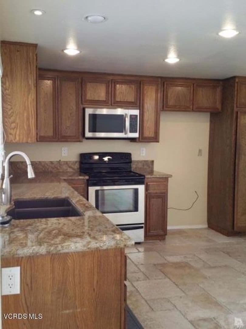 Agoura Hills House: 28625 Quaint Street
