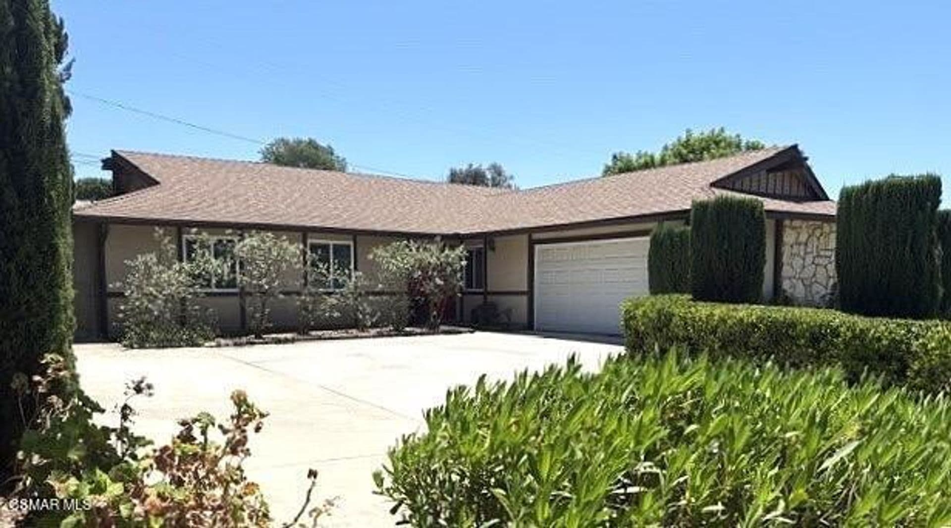 Thousand Oaks House: 2542 Sirius St.