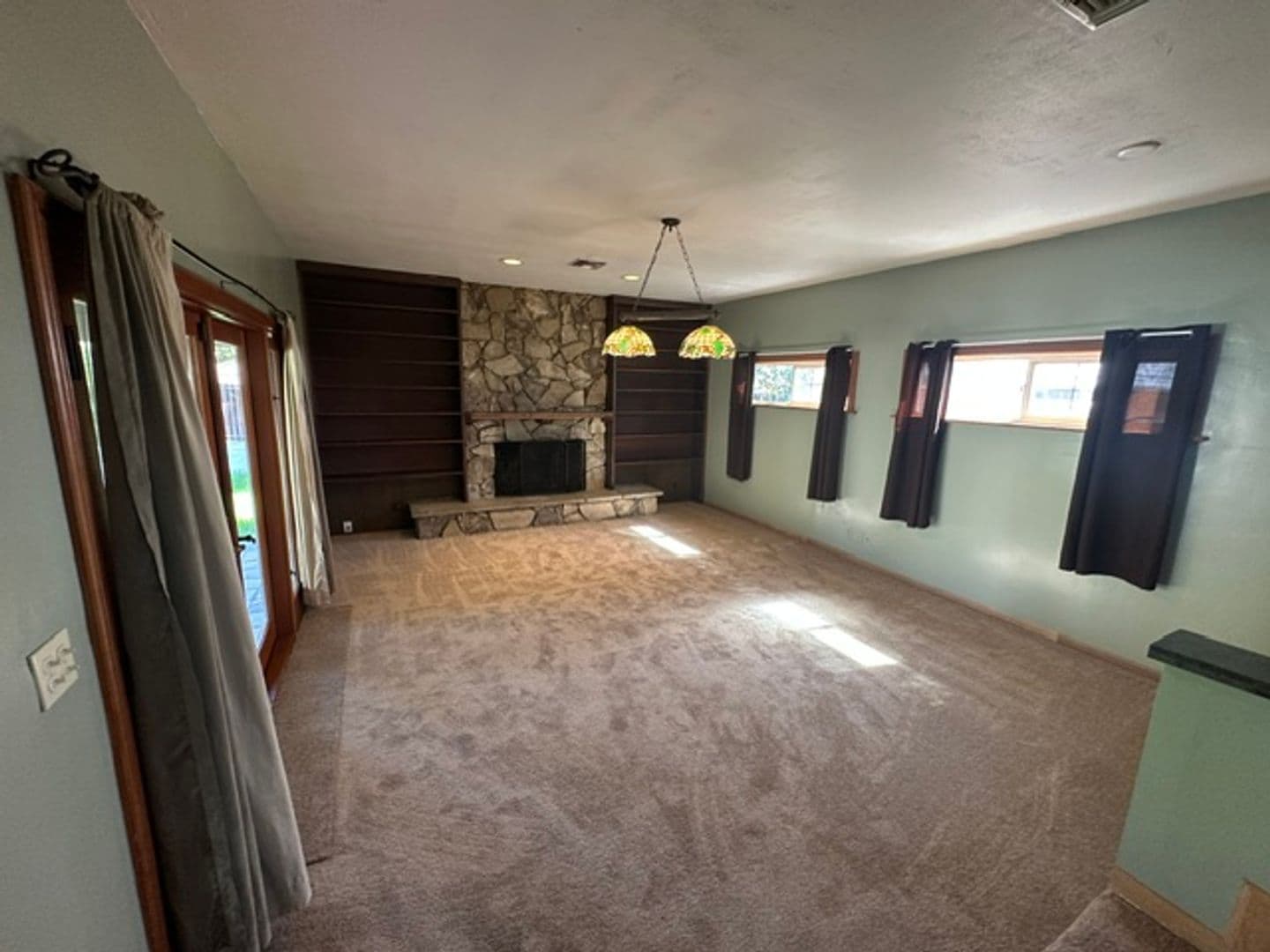 Winnetka House: 6724 Jumilla Ave