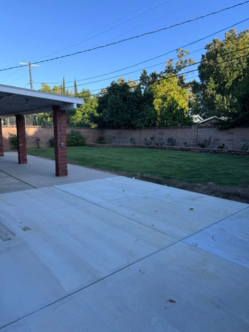 West Hills House: 23740 Welby Way