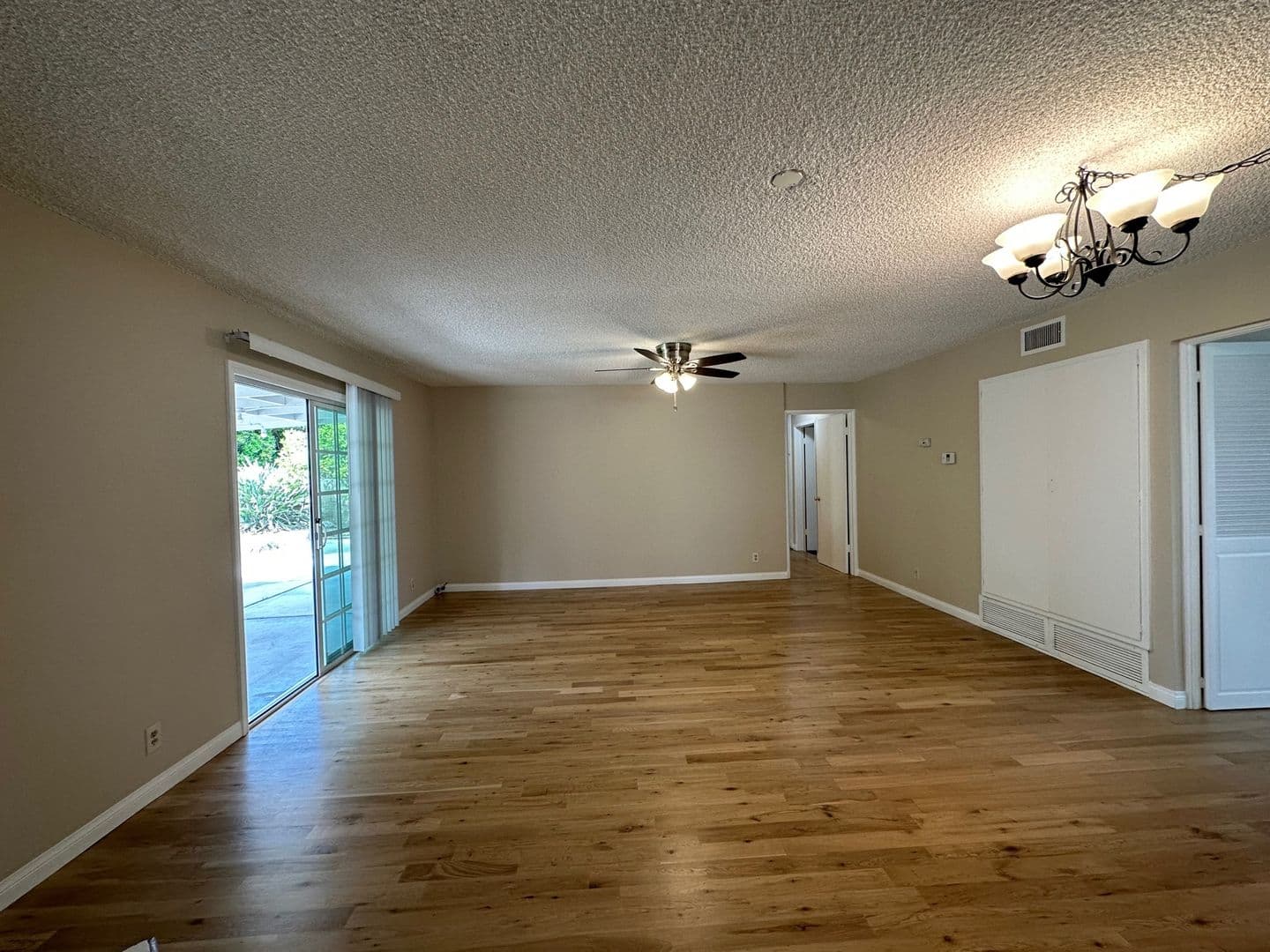 West Hills House: 23740 Welby Way