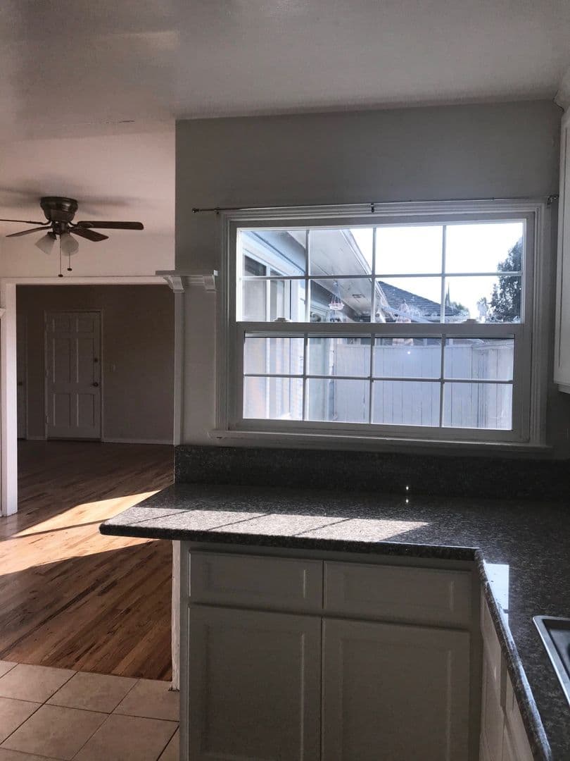 Sherman Oaks Apartment: 4555 Hazeltine Ave.