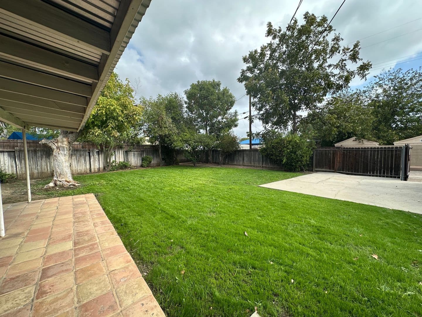 Winnetka House: 6724 Jumilla Ave
