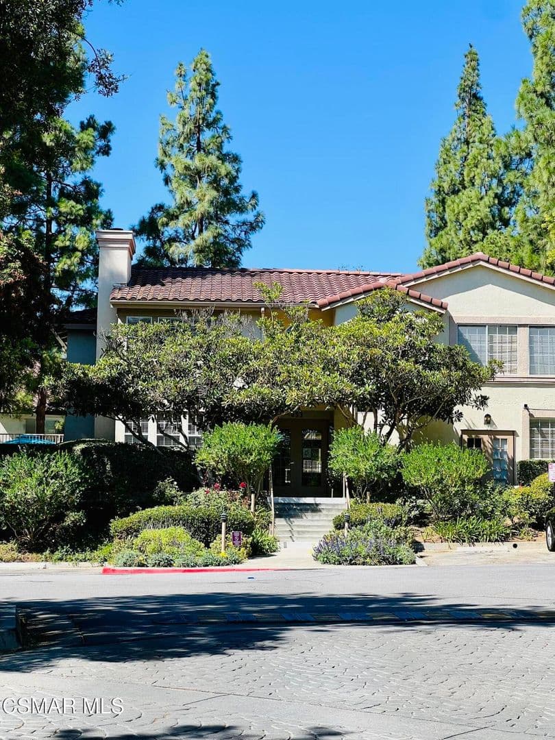 Oak Park House: 5798 Oak Bank Trail, Unit #102