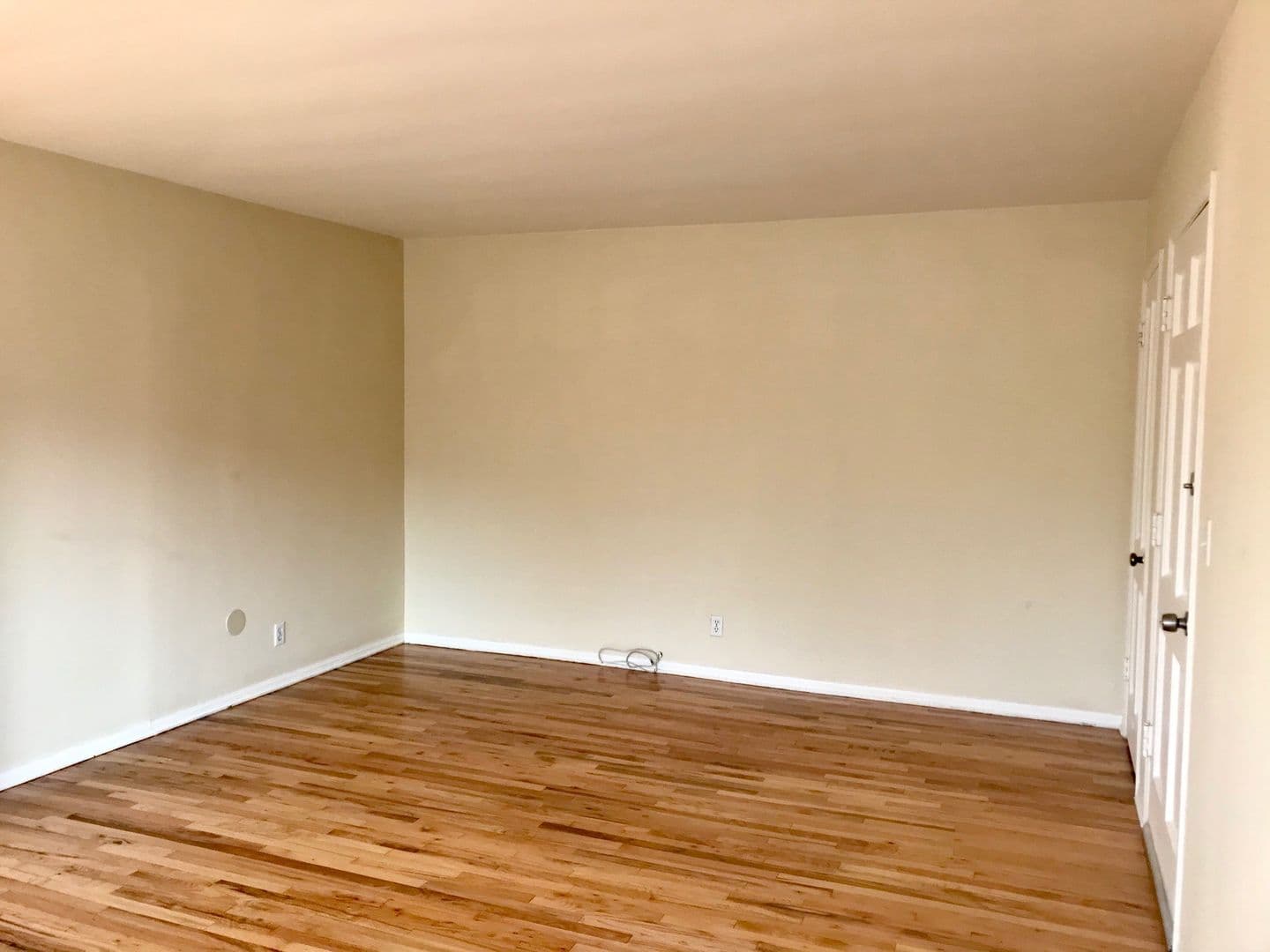 Sherman Oaks Apartment: 4555 Hazeltine Ave.