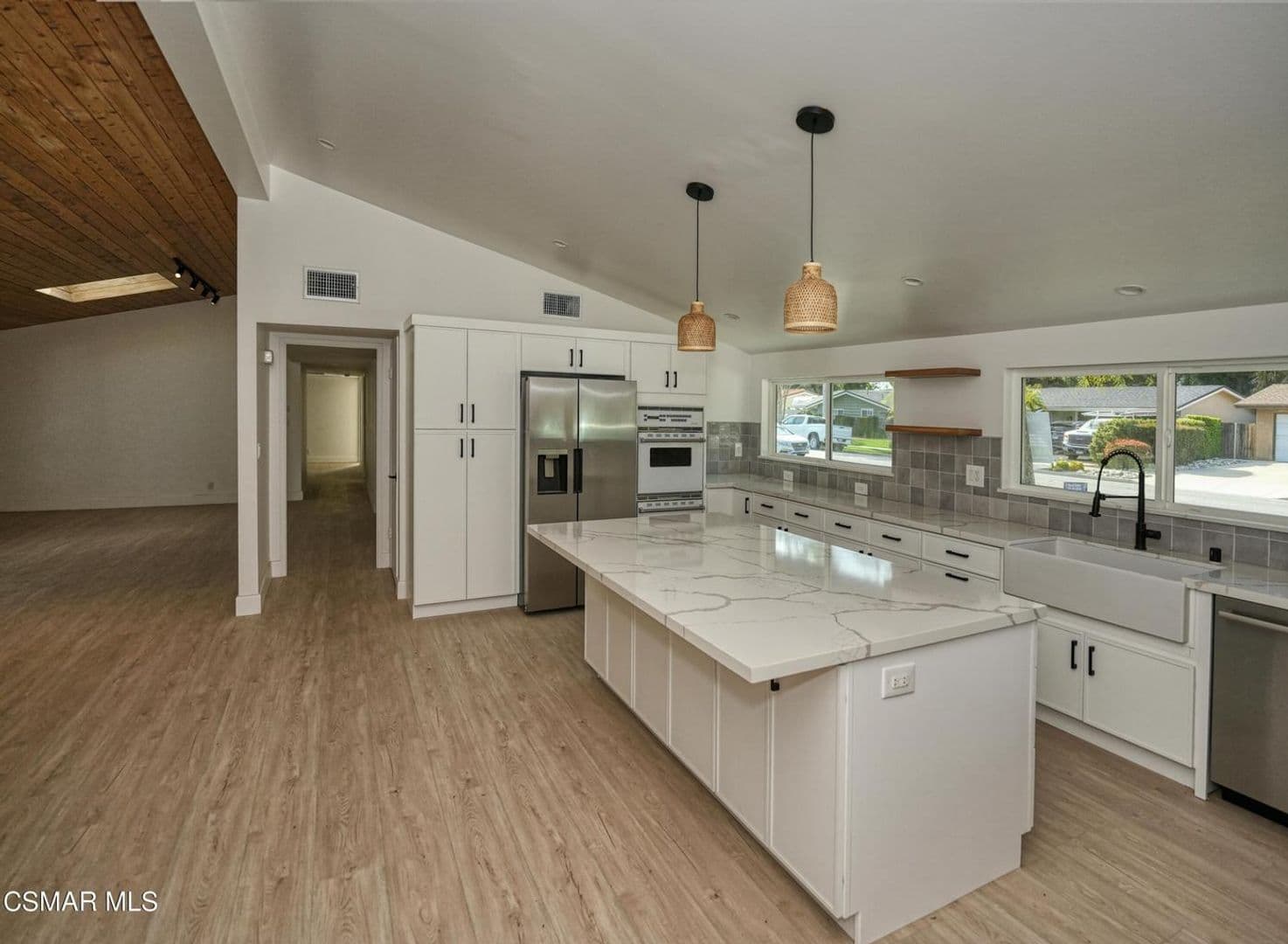 Thousand Oaks House: 1202 Sheffield Place