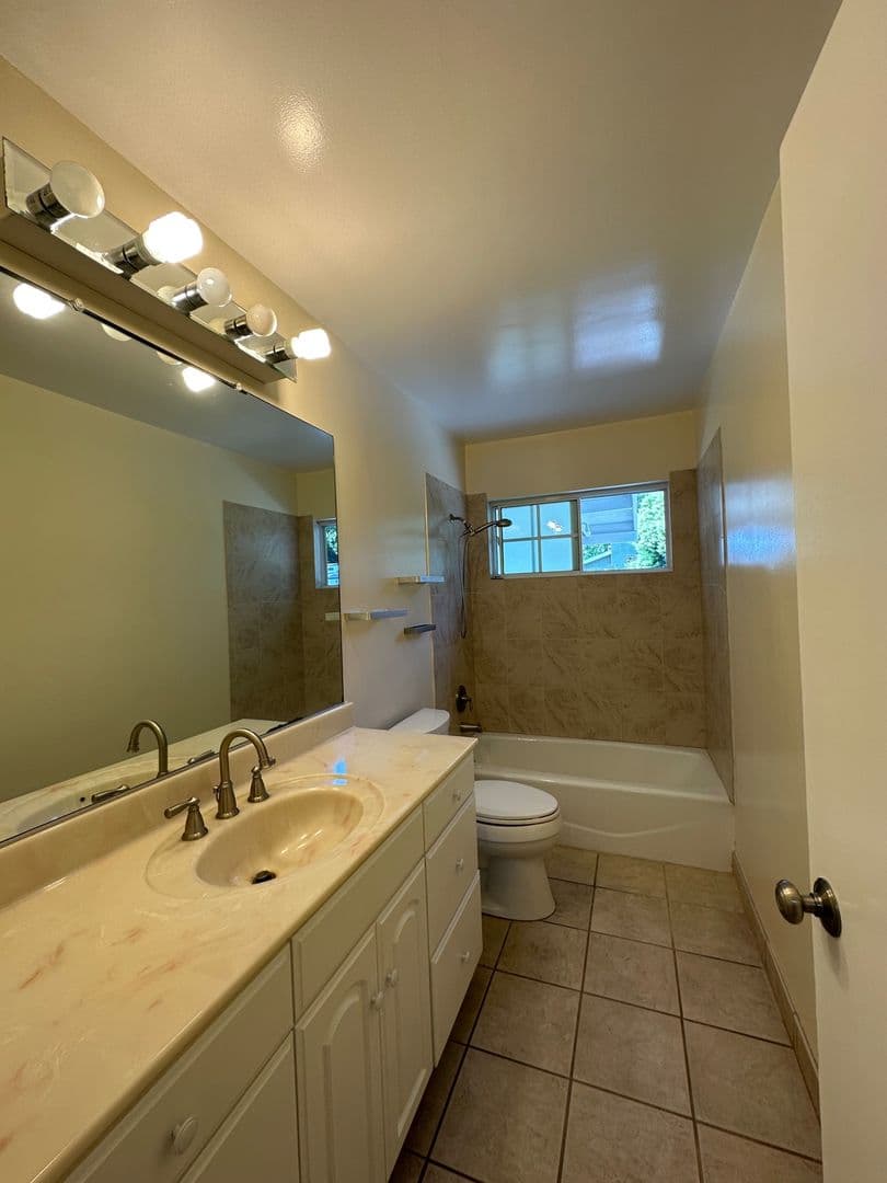West Hills House: 23740 Welby Way