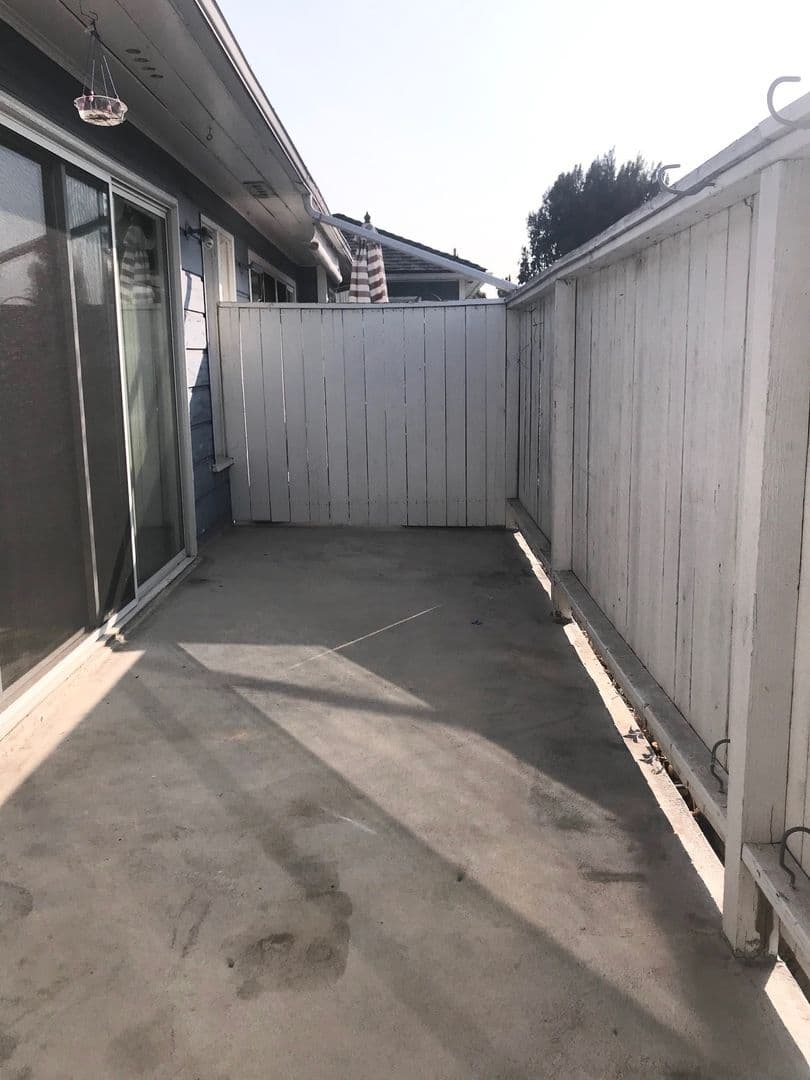 Sherman Oaks Apartment: 4555 Hazeltine Ave.