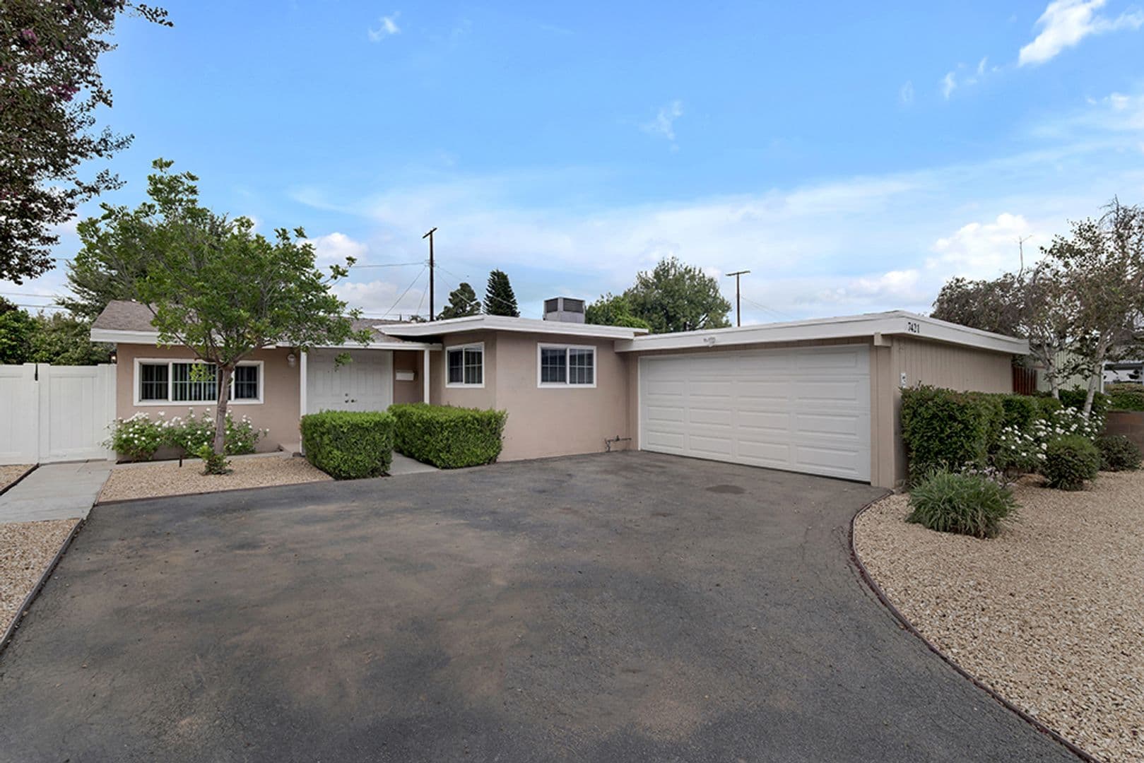 Winnetka House: 7421 Lurline Ave.