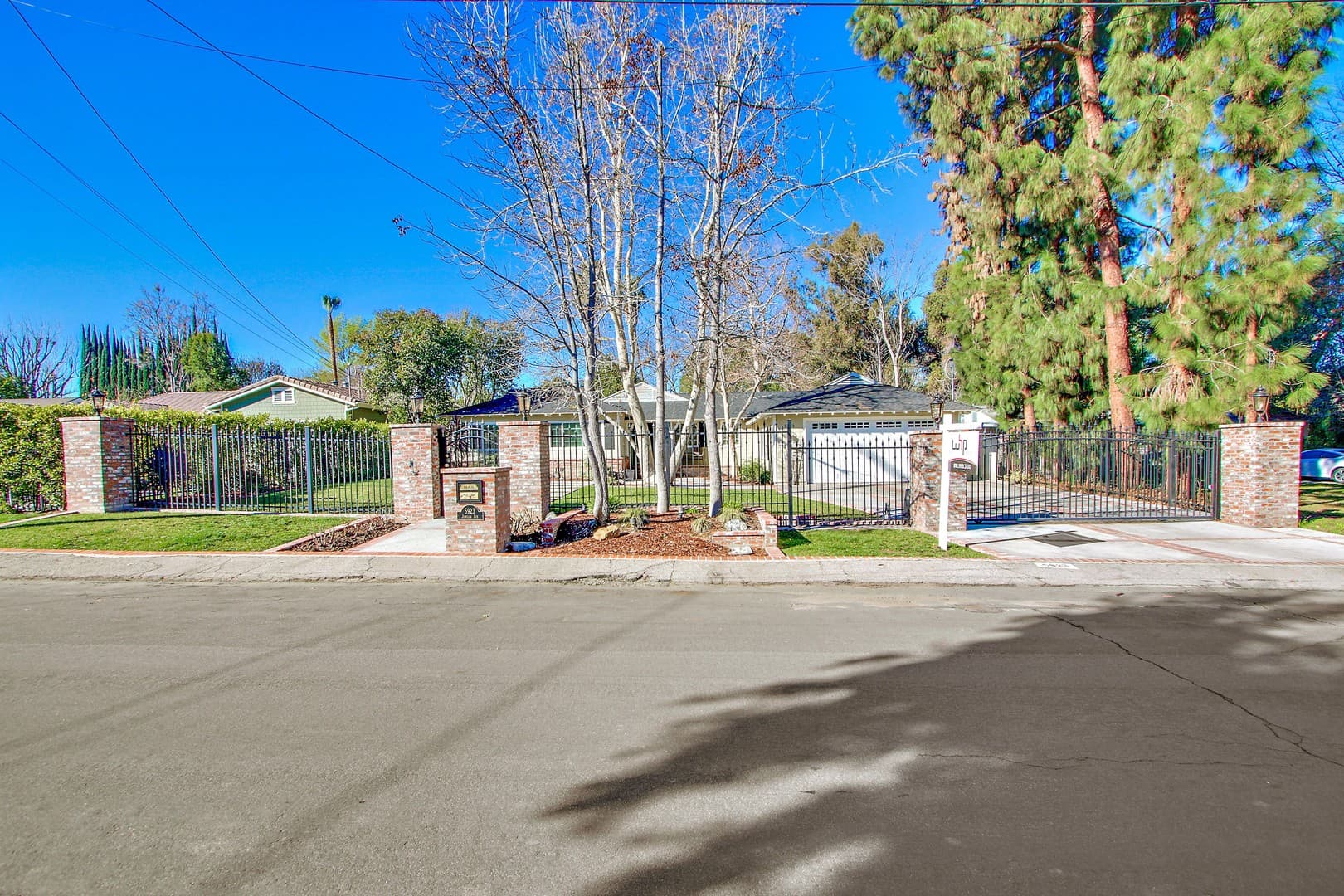 Woodland Hills House: 5923 Jumilla Ave.