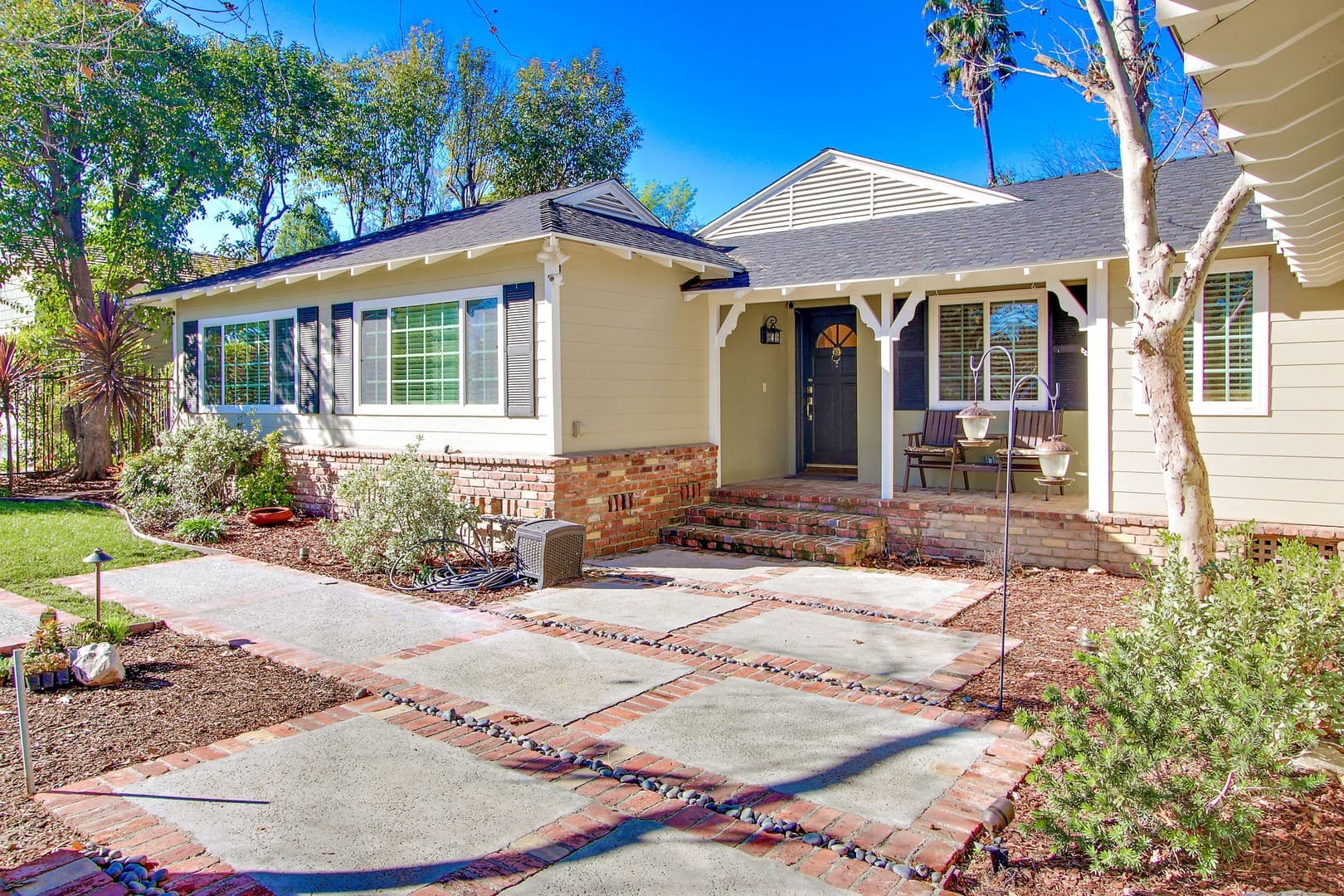 Woodland Hills House: 5923 Jumilla Ave.