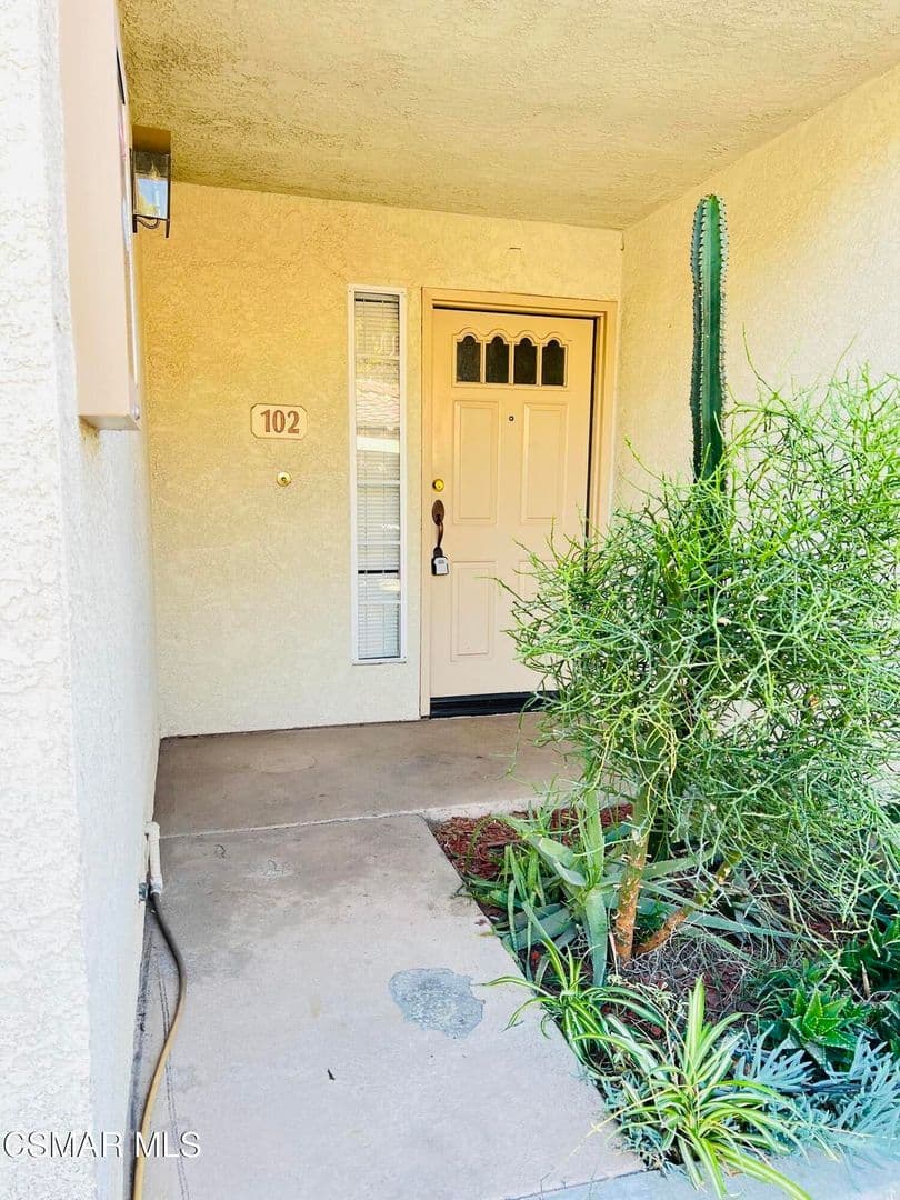 Oak Park House: 5798 Oak Bank Trail, Unit #102