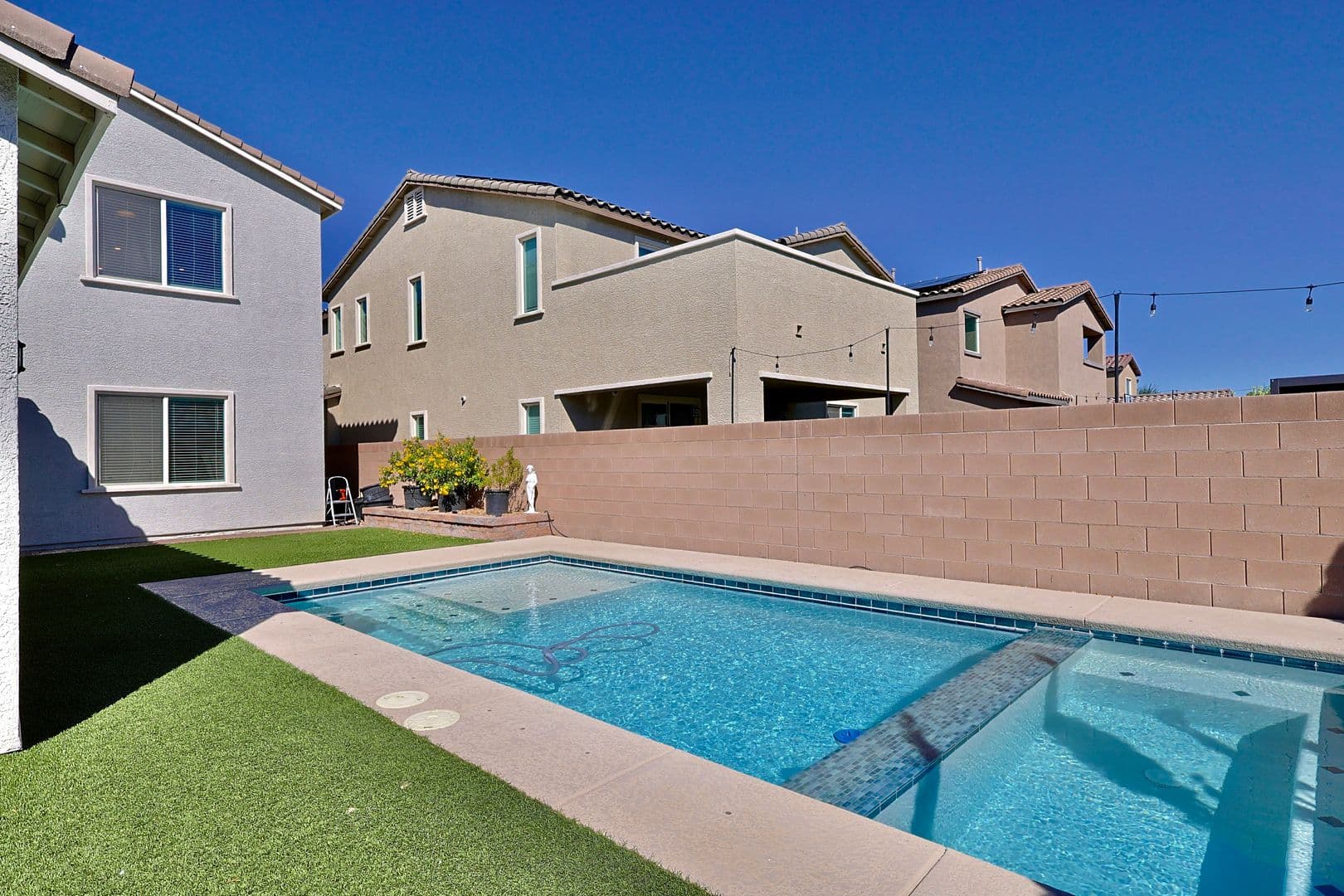 North Las Vegas House: 4441 Mural Glen Court