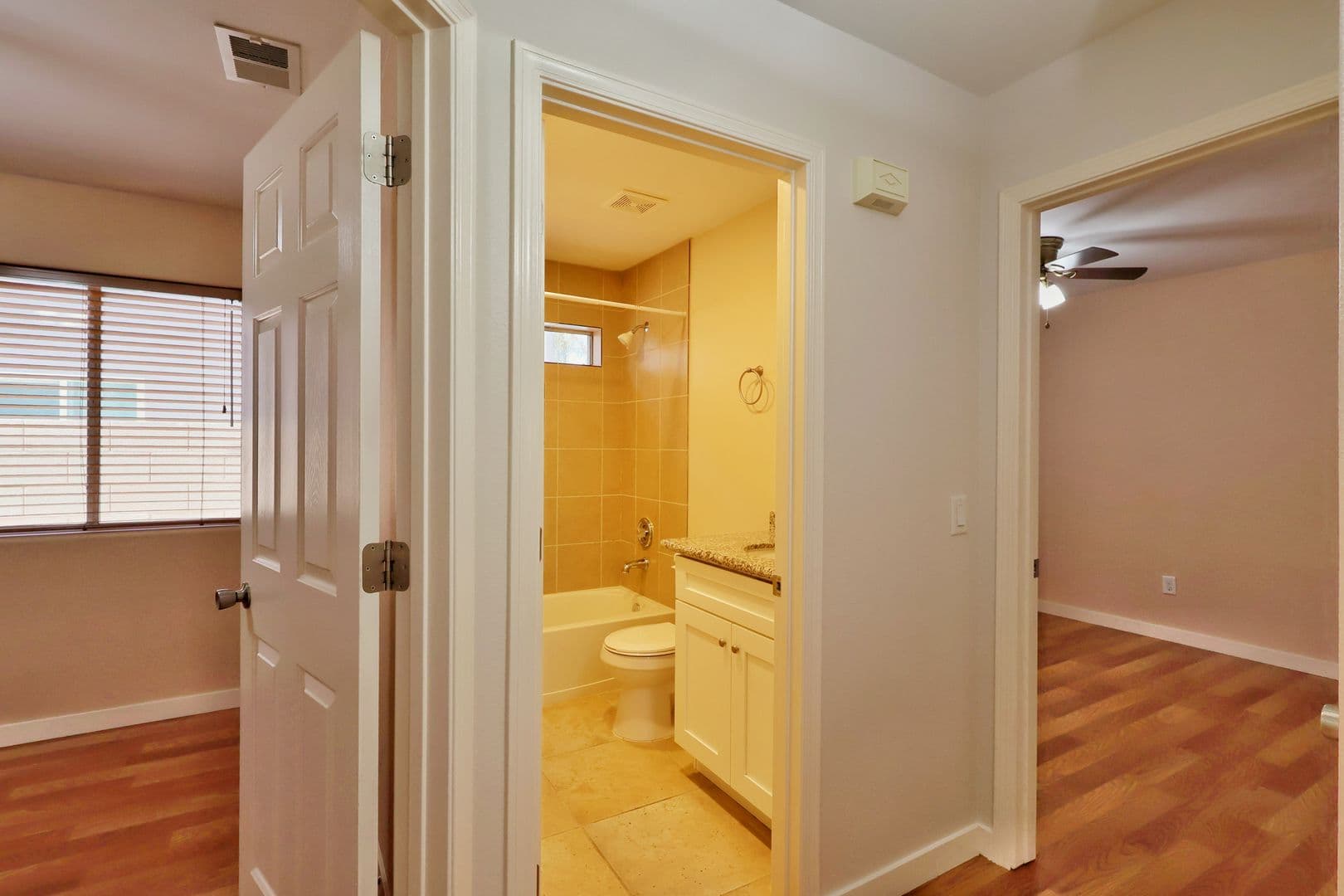 Henderson House: 994 Trackers Glen Avenue