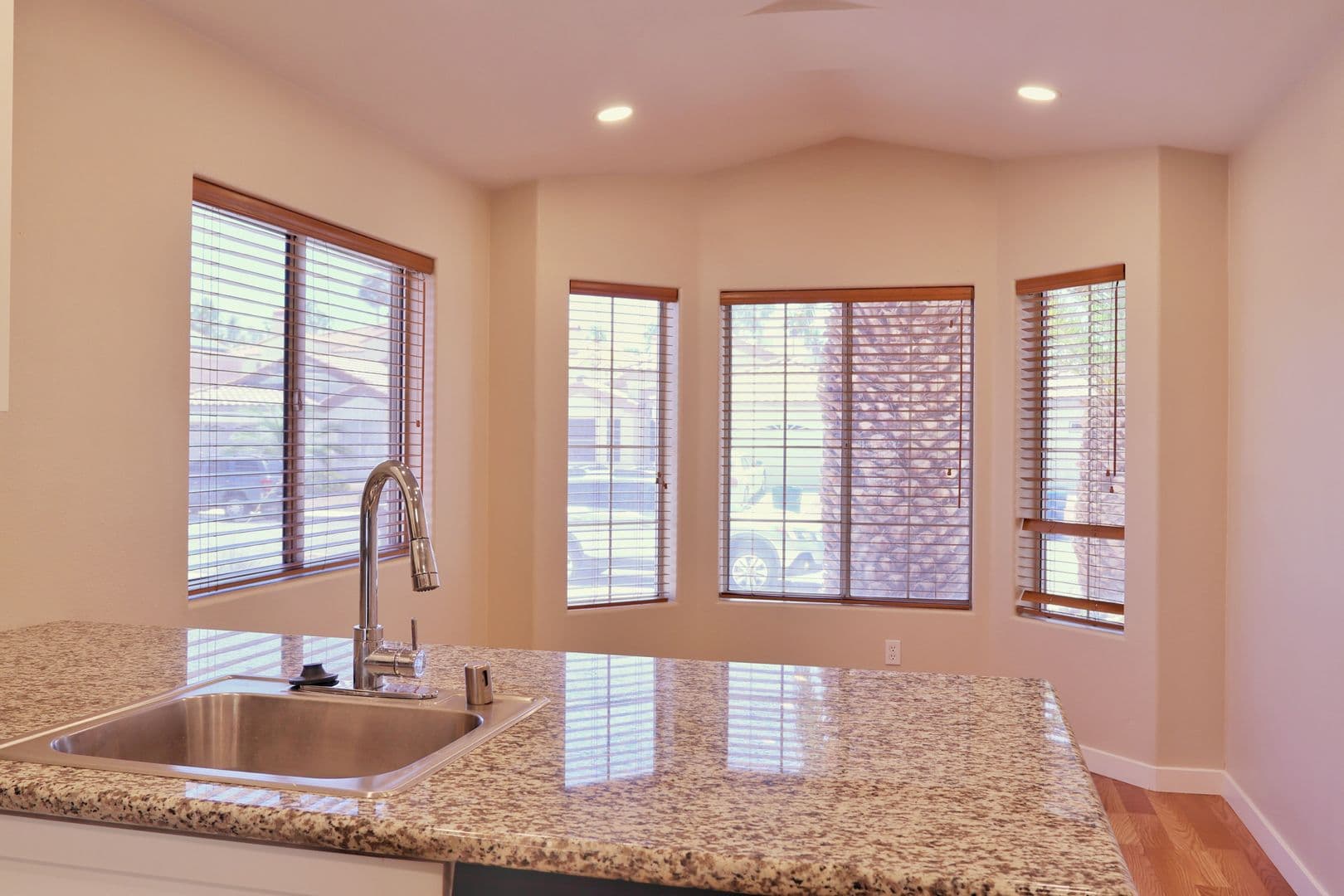 Henderson House: 994 Trackers Glen Avenue