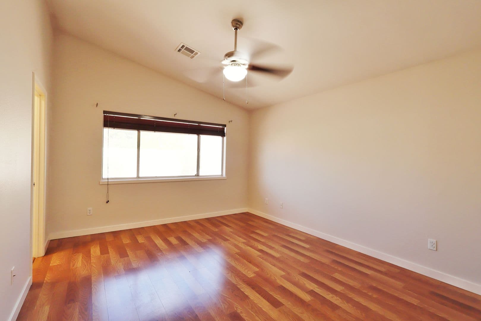 Henderson House: 994 Trackers Glen Avenue