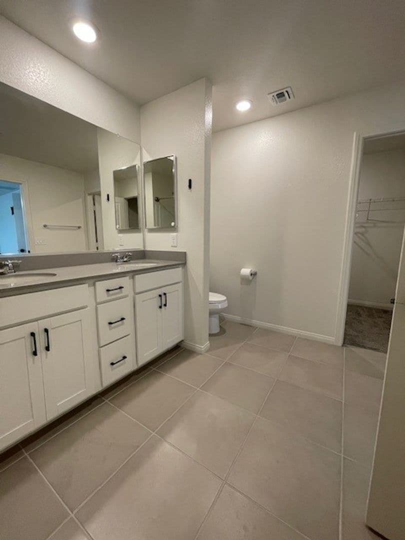 Henderson House: 3493 Argiento Ave